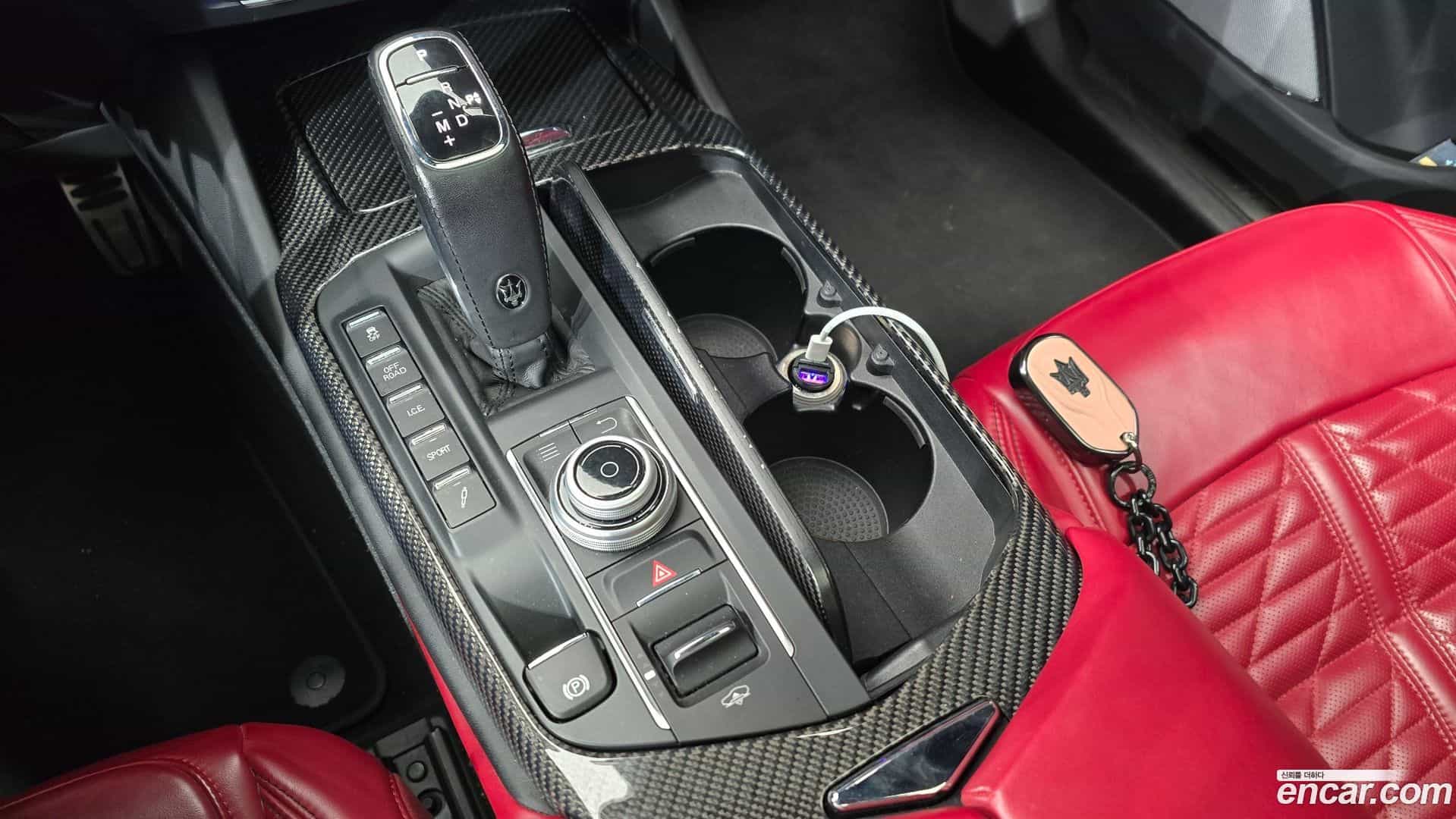 Levante Maserati 2019.10-INNER-009