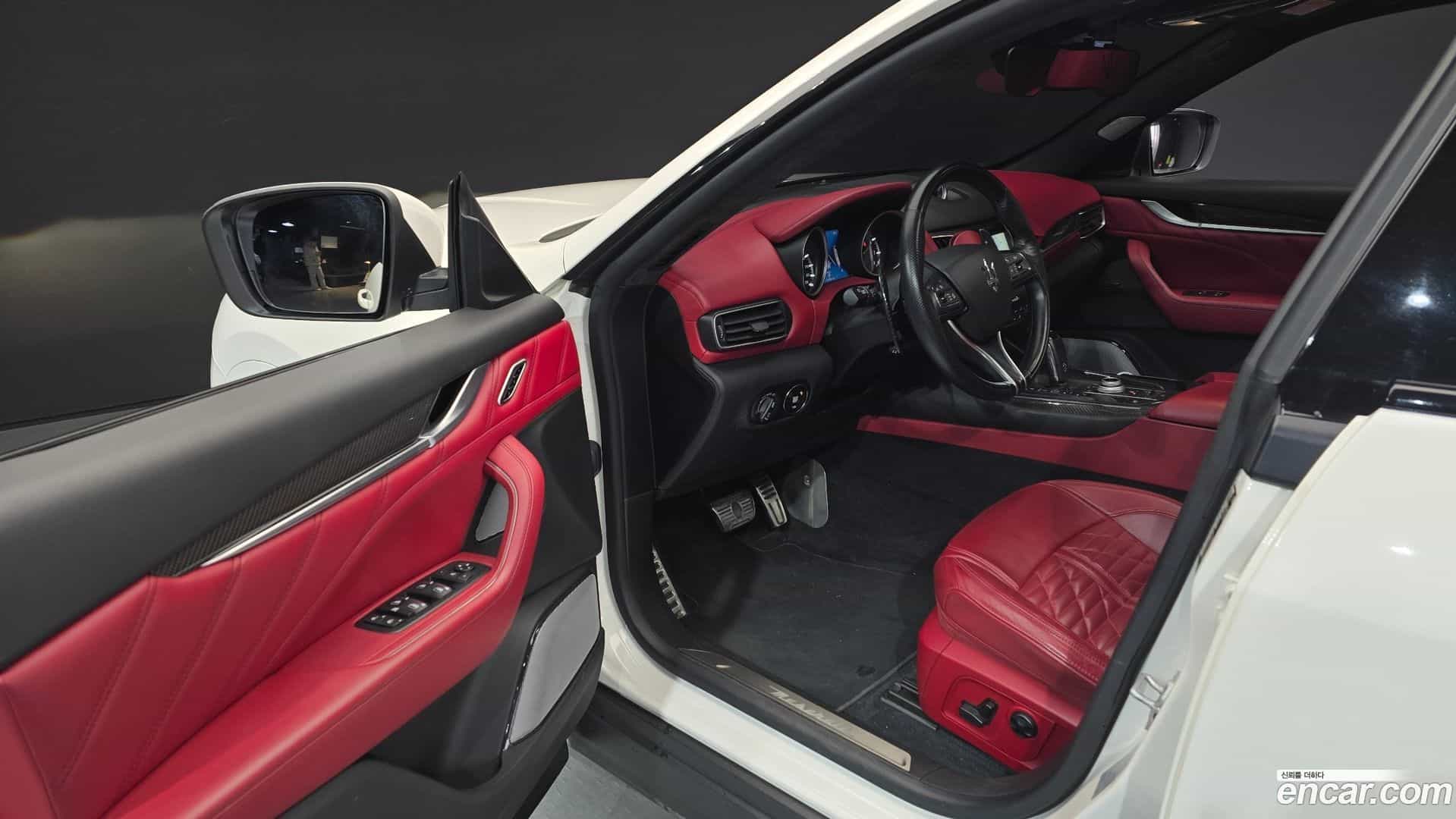 Levante Maserati 2019.10-INNER-010