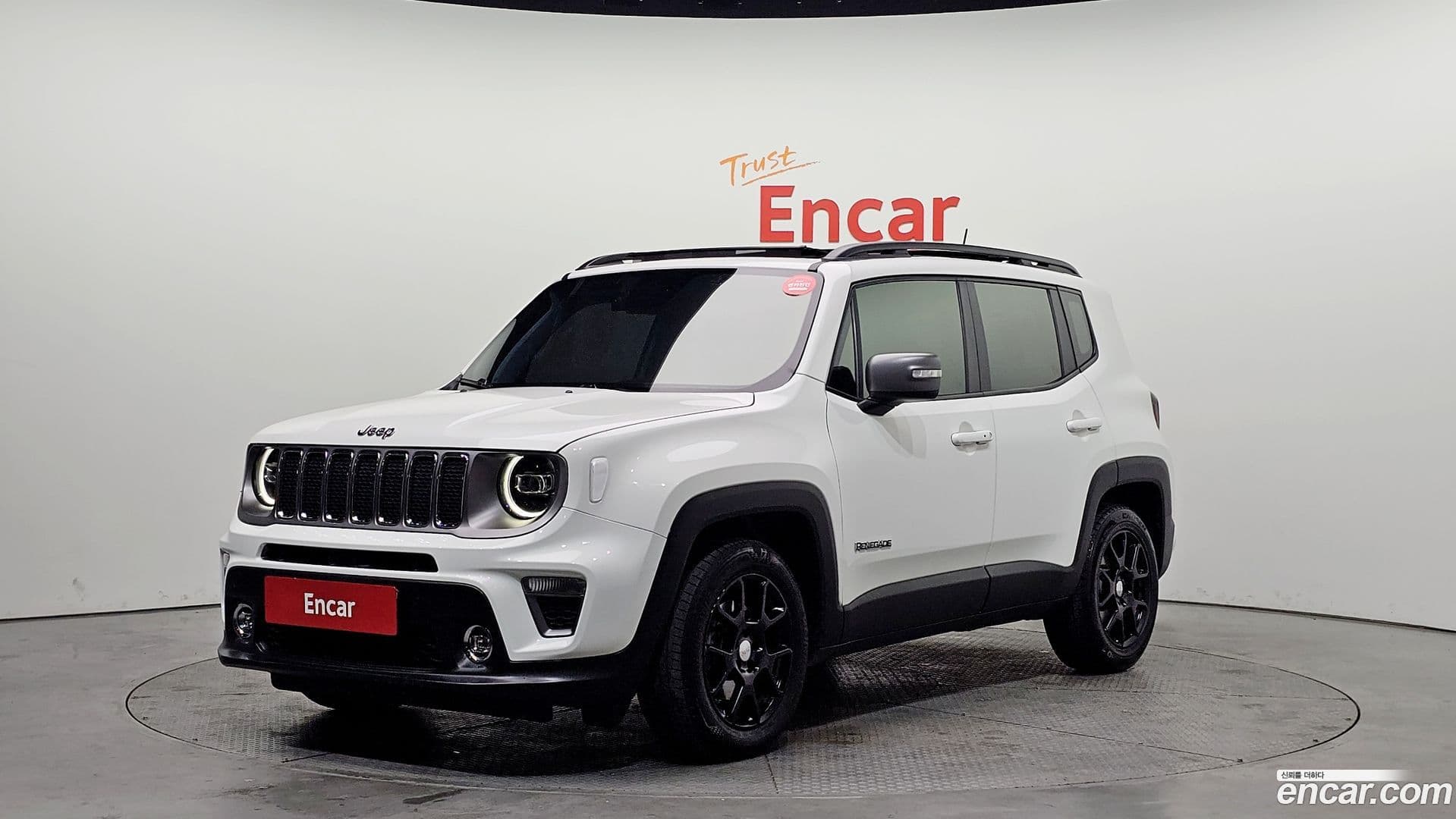 Main__Slider__Photo:Renegade Jeep 2021.11-0