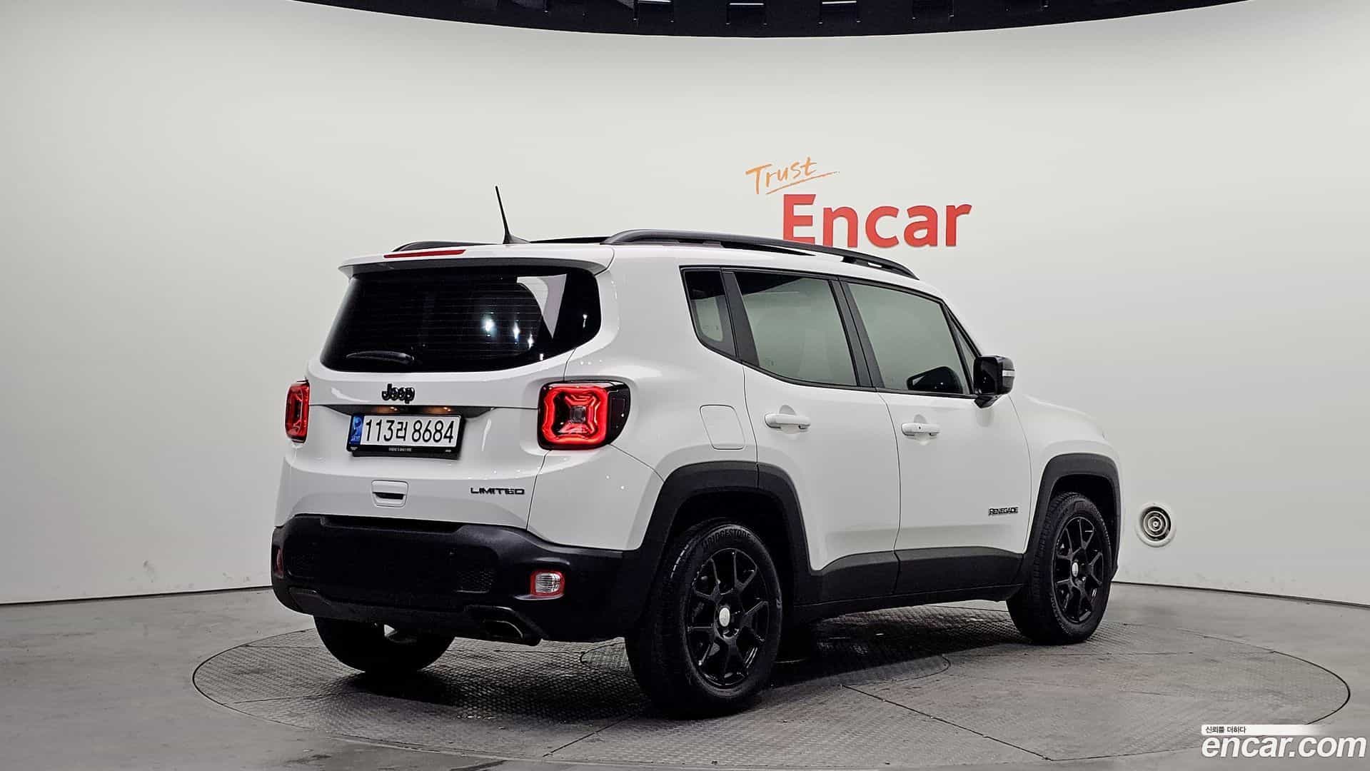 Renegade Jeep 2021.11-OUTER-002