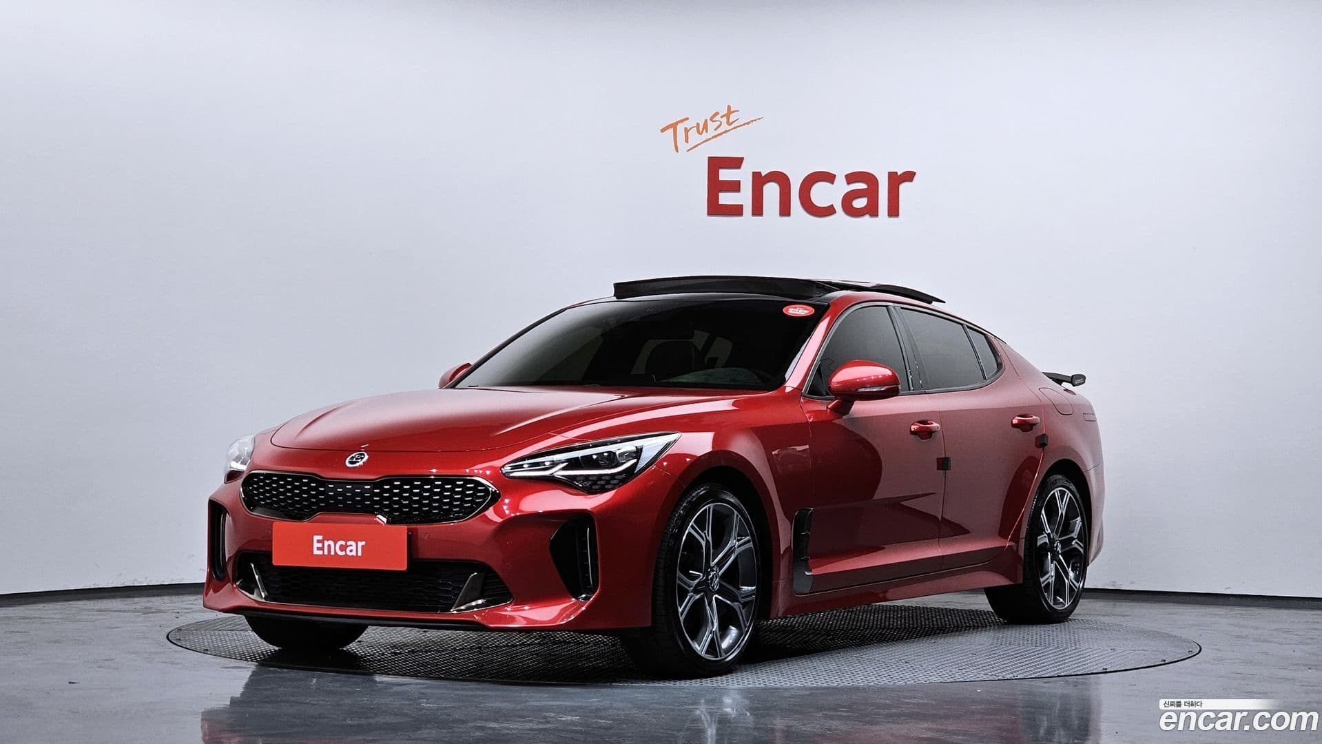 Main__Slider__Photo:Stinger Kia 2020.3-0