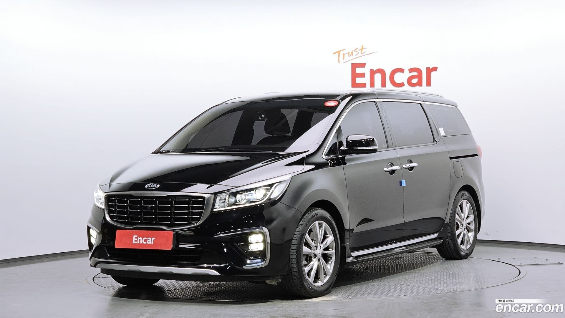 Main__Slider__Photo:Canival Kia 2019.0-0