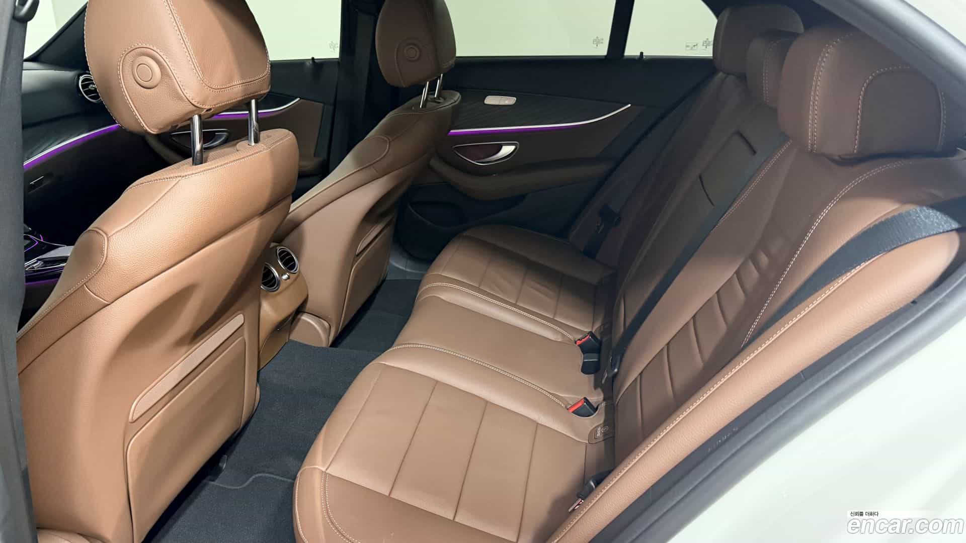 E-Class Mercedes-Benz 2023.11-INNER-010