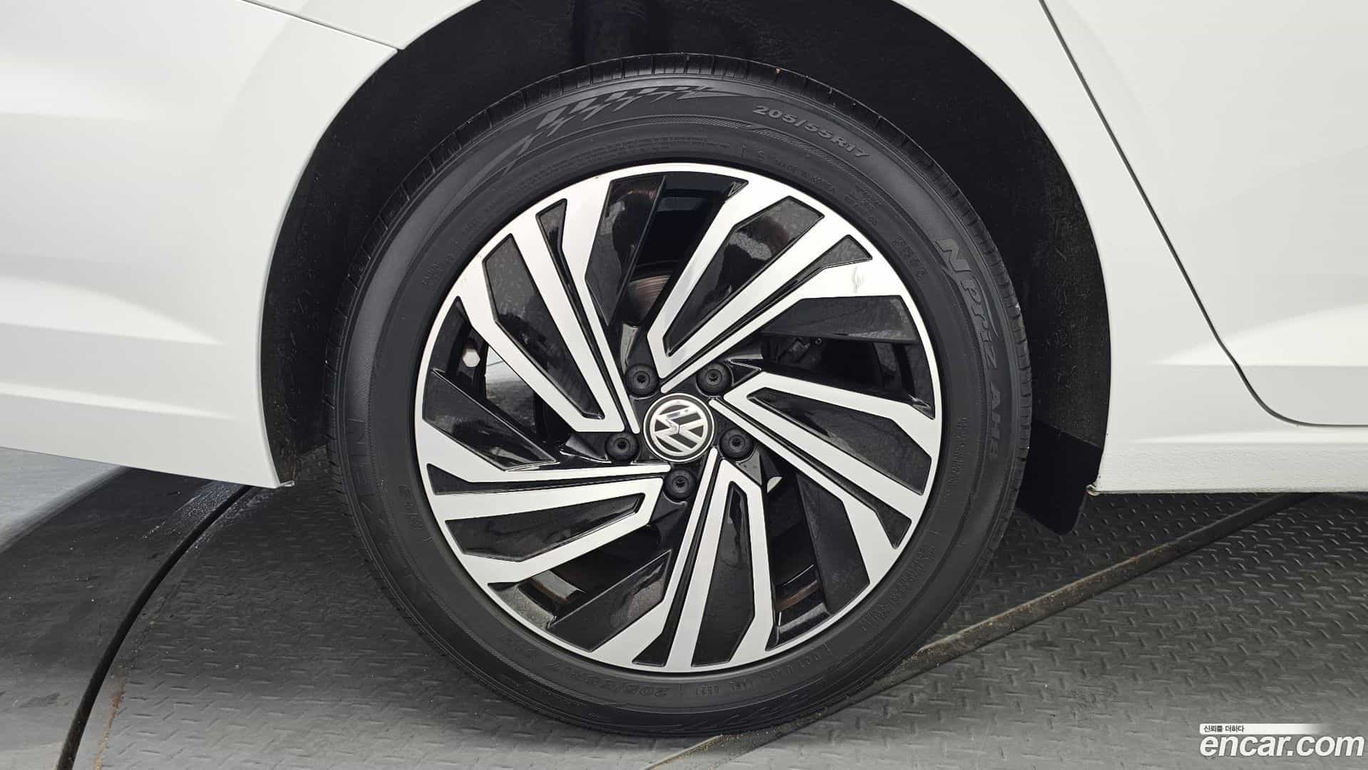 Jetta Volkswagen 2021.4-OUTER-005