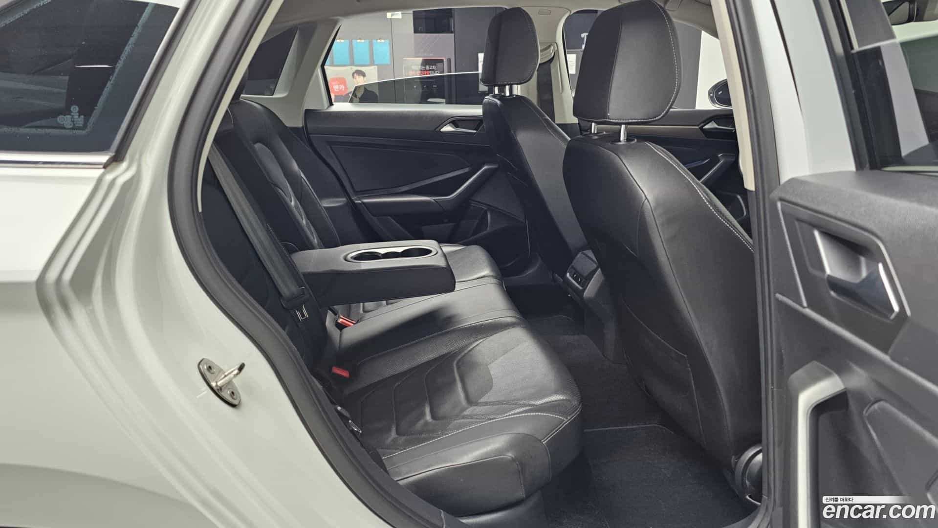 Jetta Volkswagen 2021.4-OPTION-016