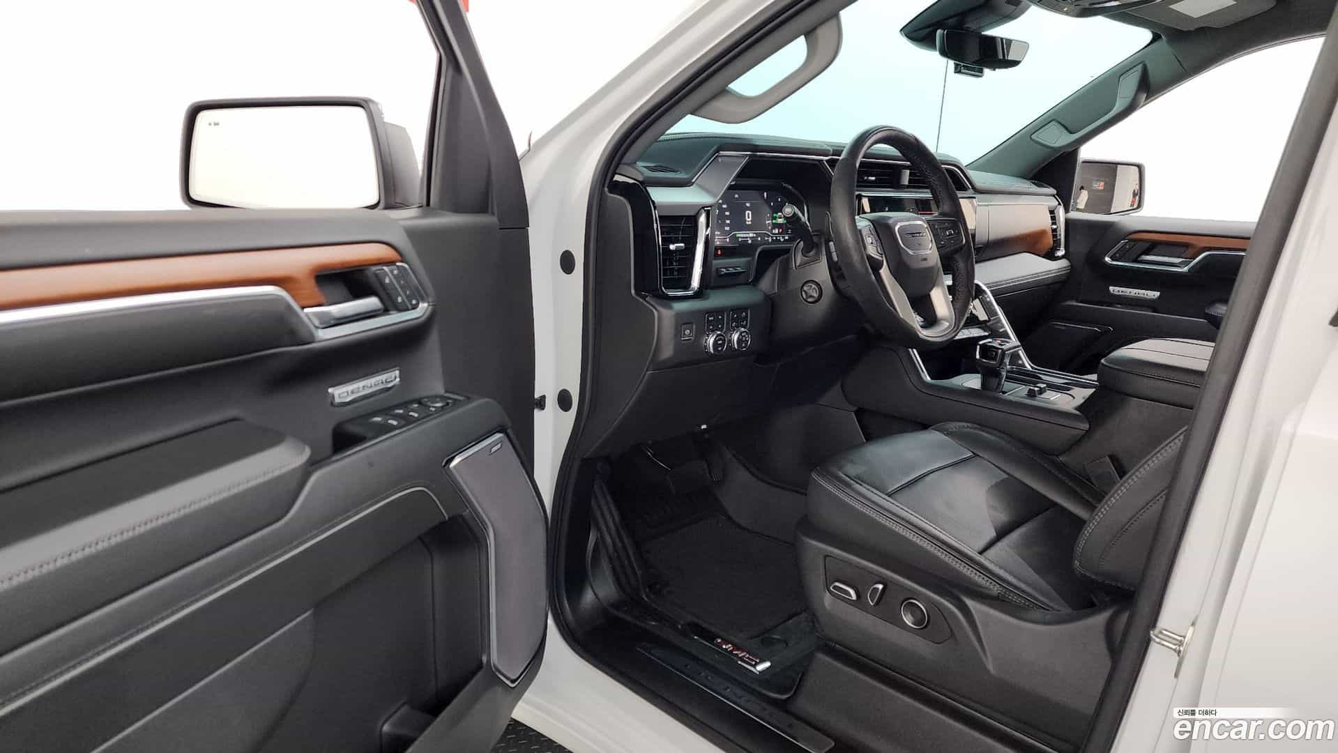 Sierra GMC 2023.7-INNER-010
