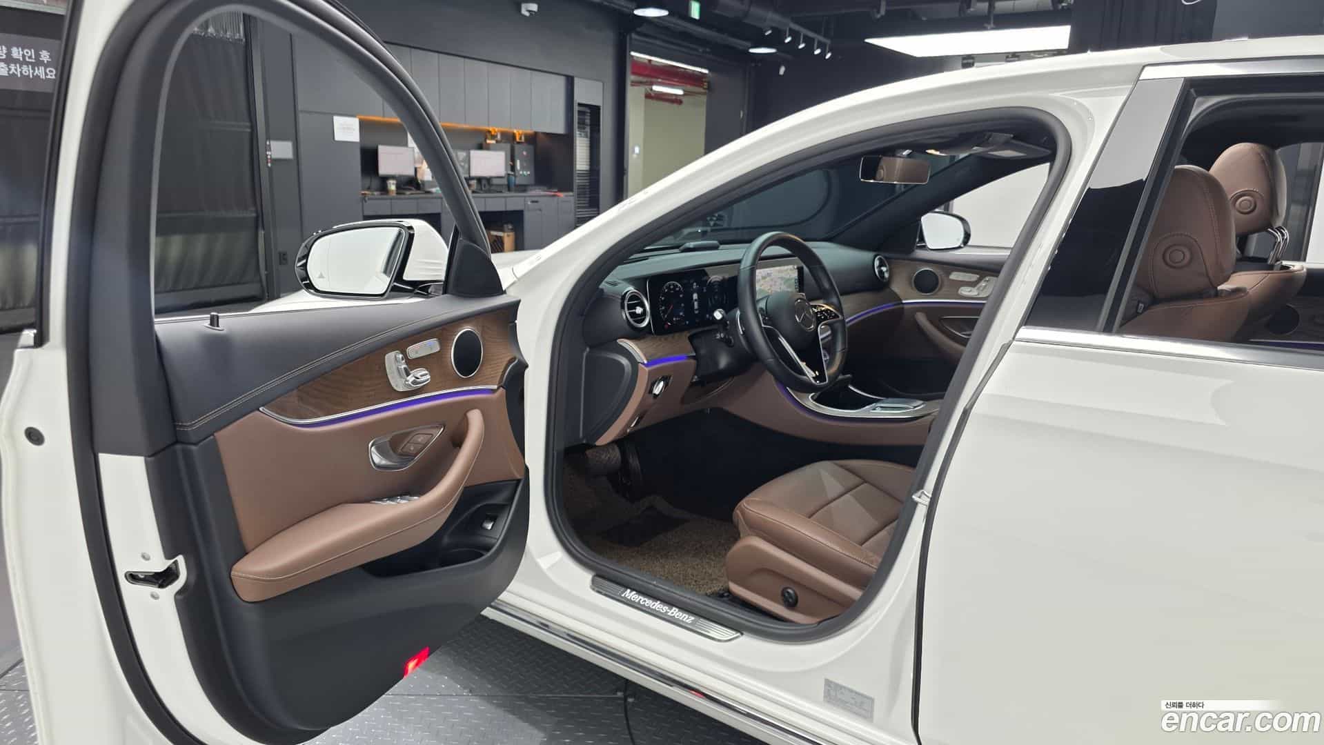 E-Class Mercedes-Benz 2022.4-OPTION-015