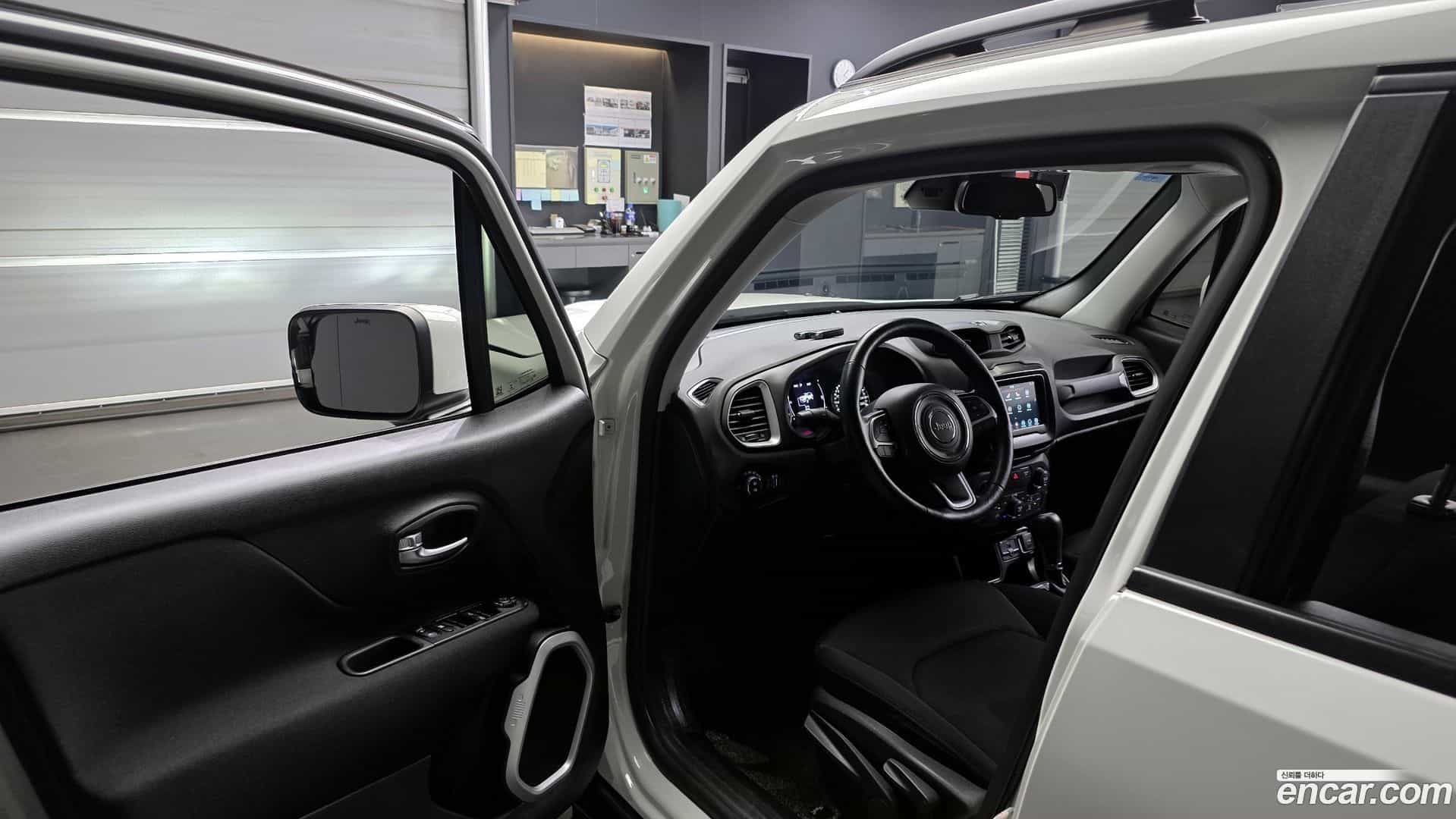 Renegade Jeep 2021.5-INNER-010