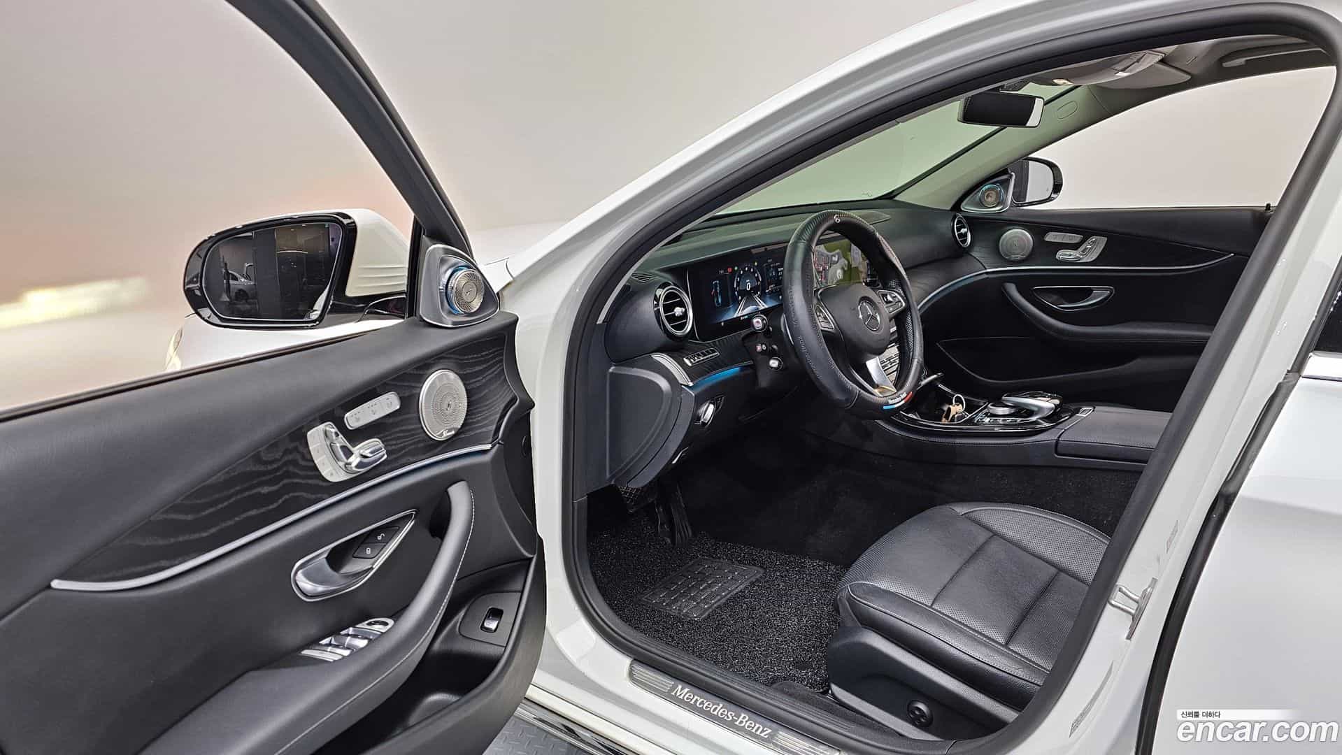 E-Class Mercedes-Benz 2017.1-OPTION-015