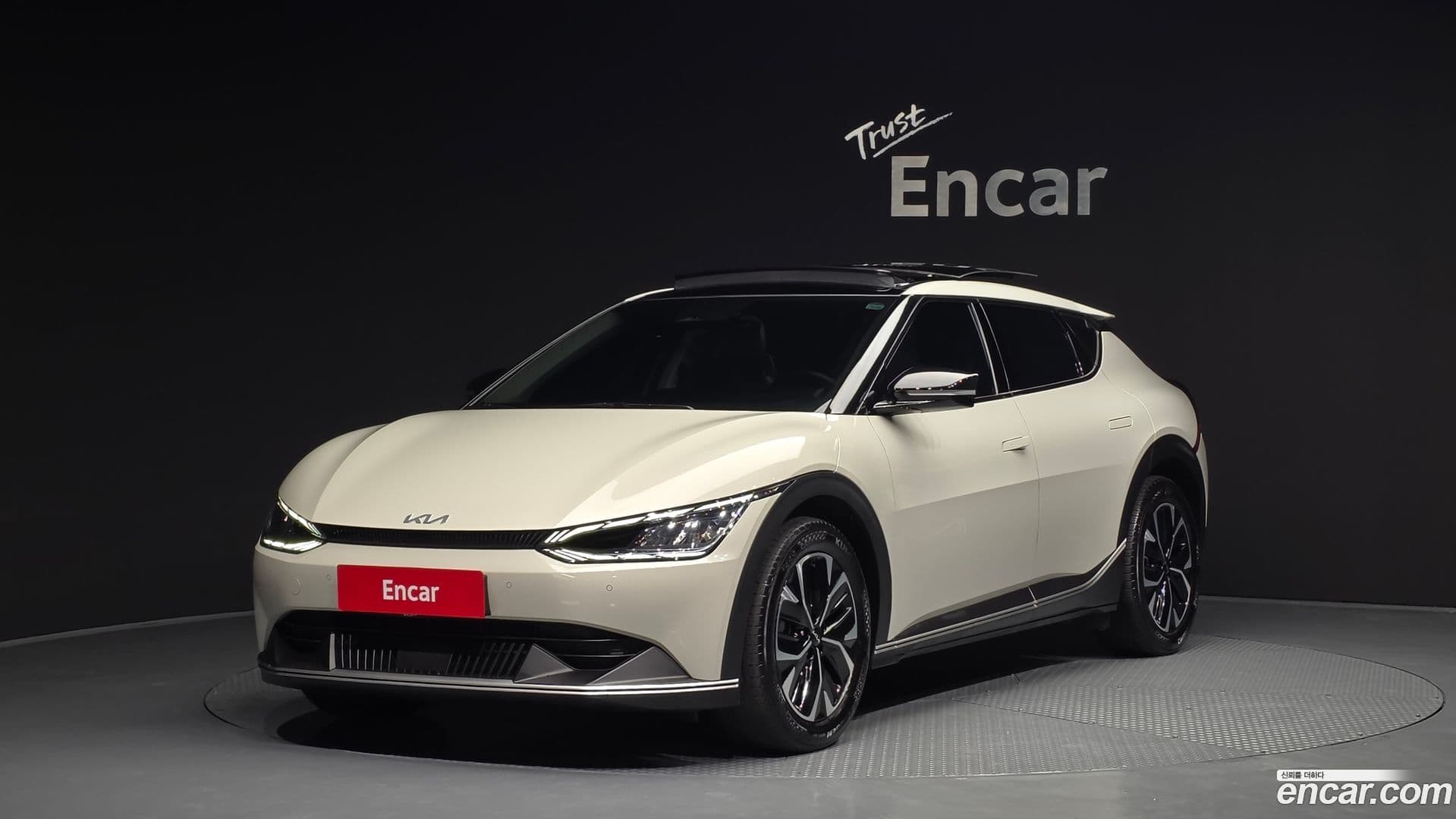 Main__Slider__Photo:EV6 Kia 2023.8-0