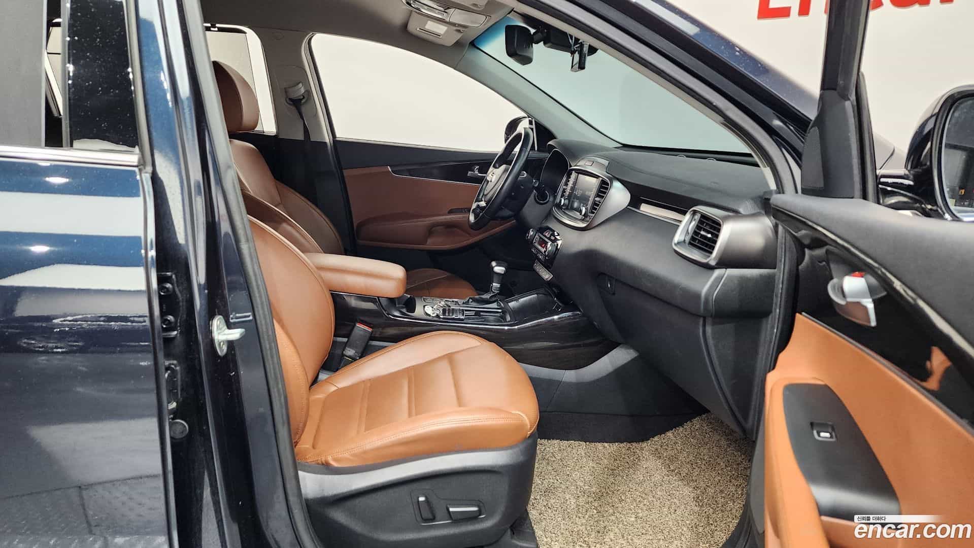 Sorento Kia 2017.8-OPTION-015