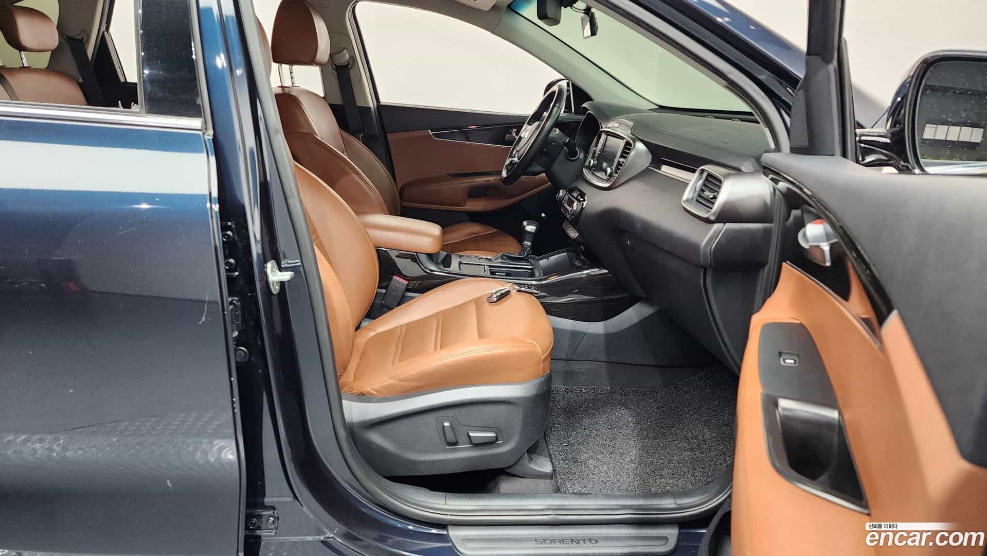 Sorento Kia 2017.8-OPTION-015