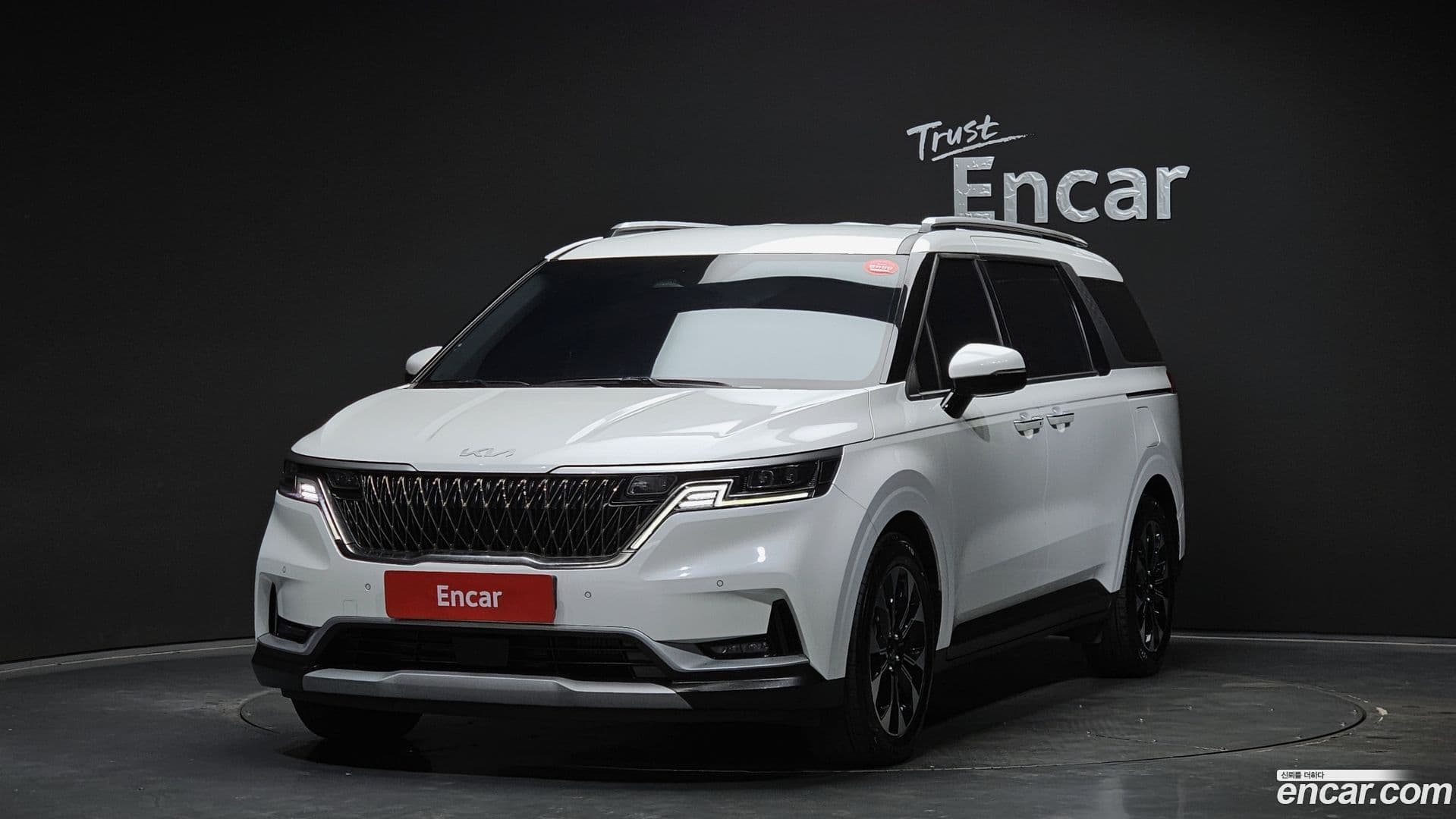 Main__Slider__Photo:Canival Kia 2023.4-0