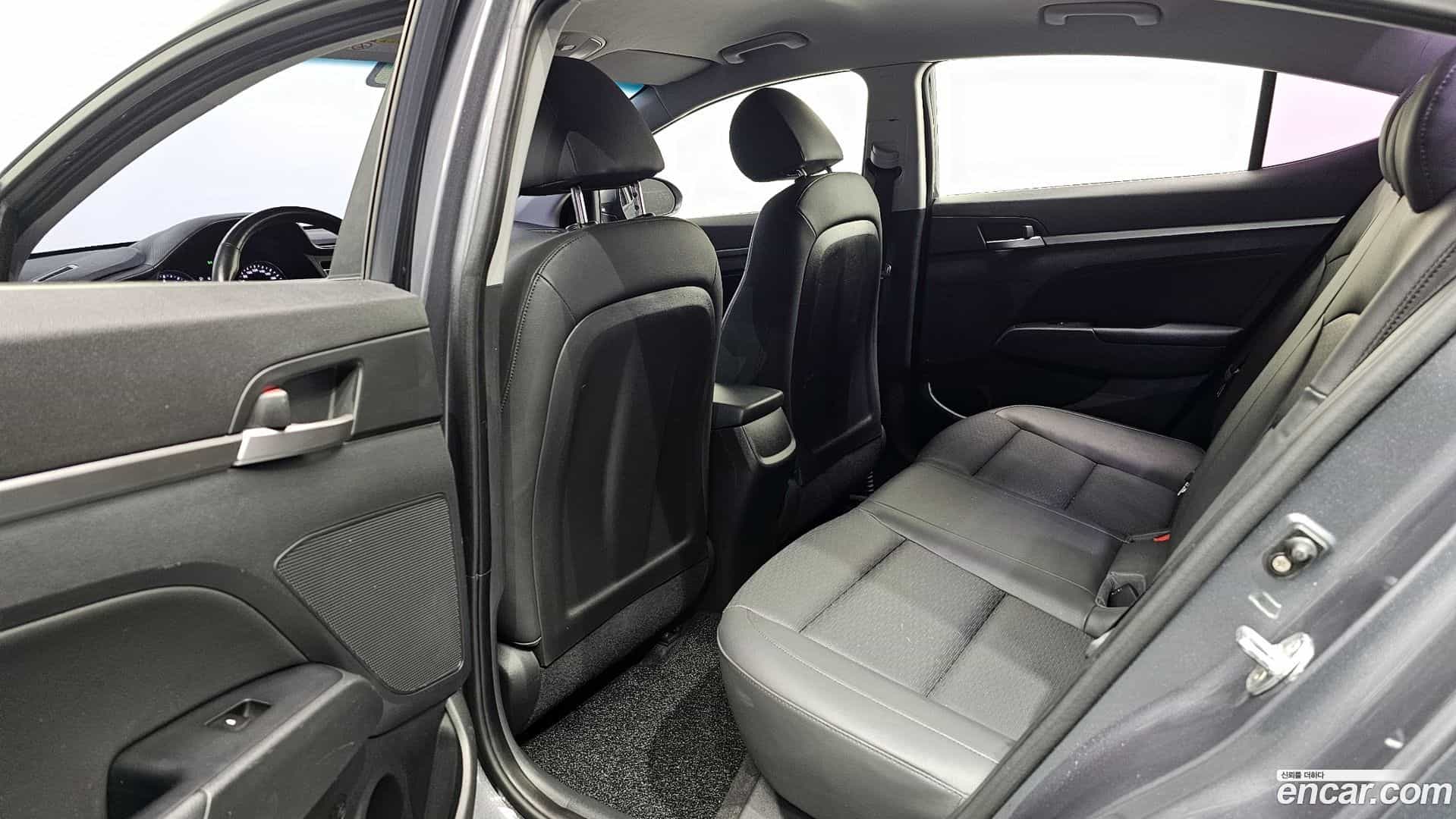 AVANTE Hyundai 2019.1-OPTION-016