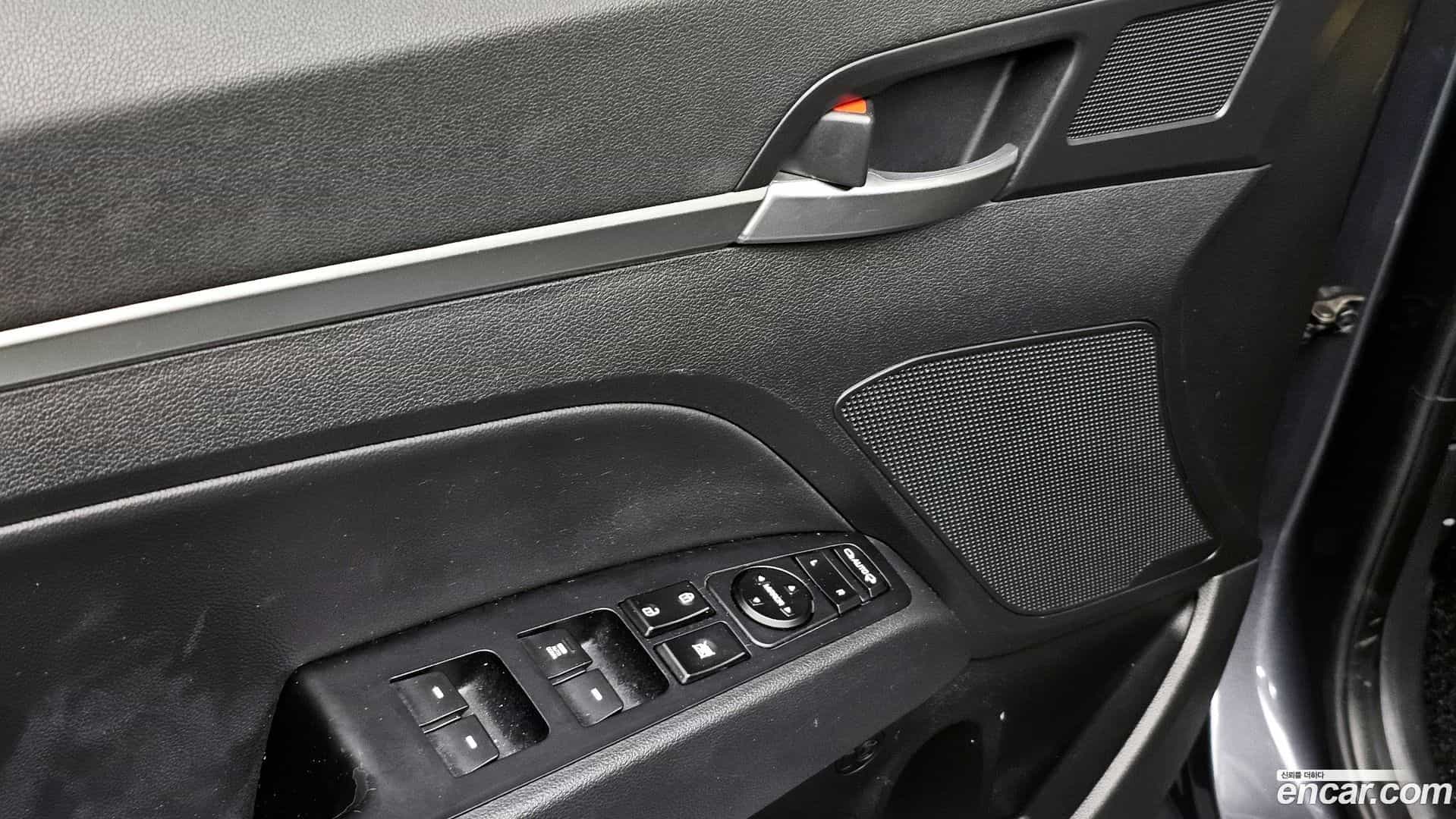 AVANTE Hyundai 2019.1-OPTION-018