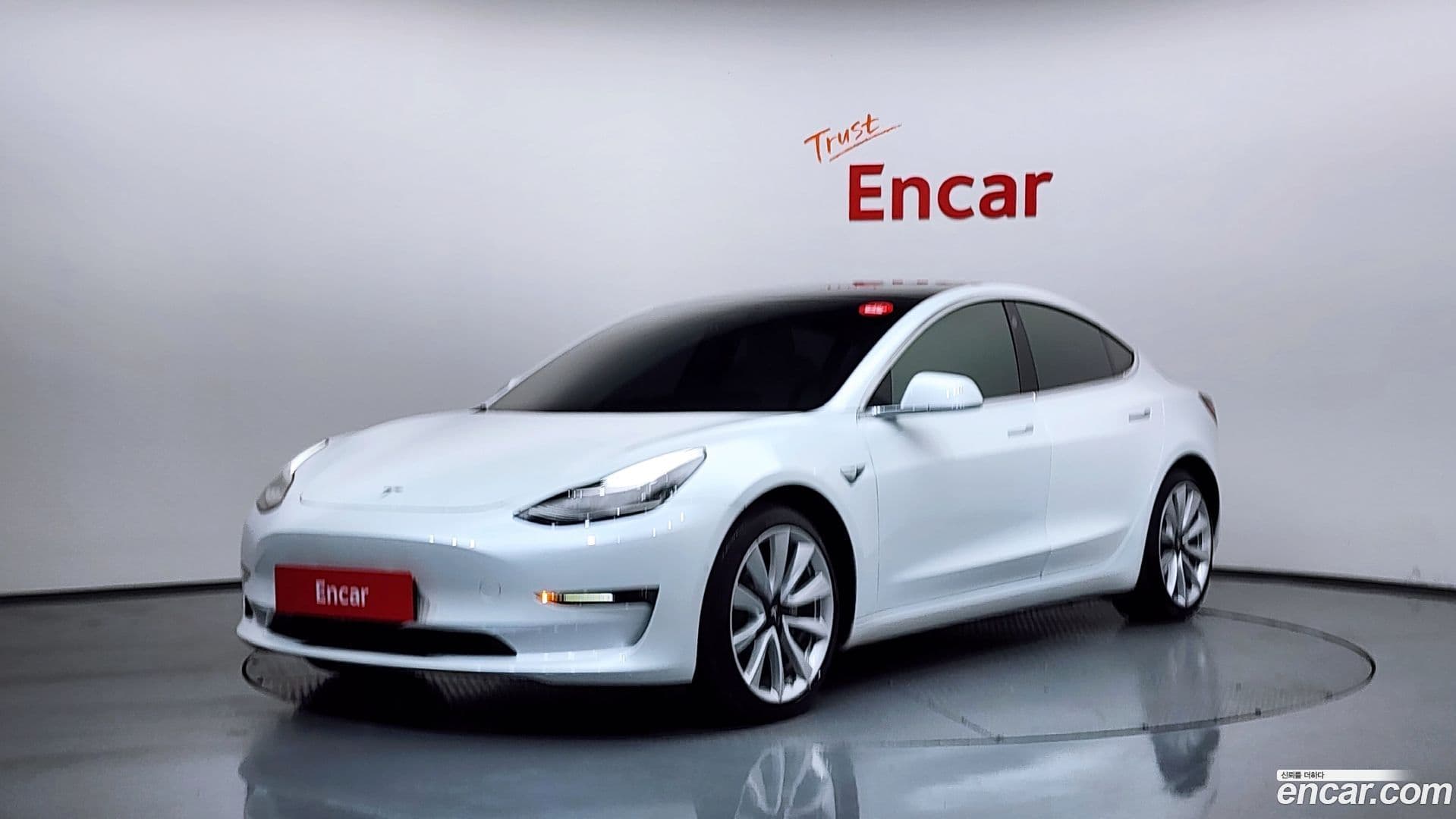 Main__Slider__Photo:Model 3 Tesla 2020.8-0