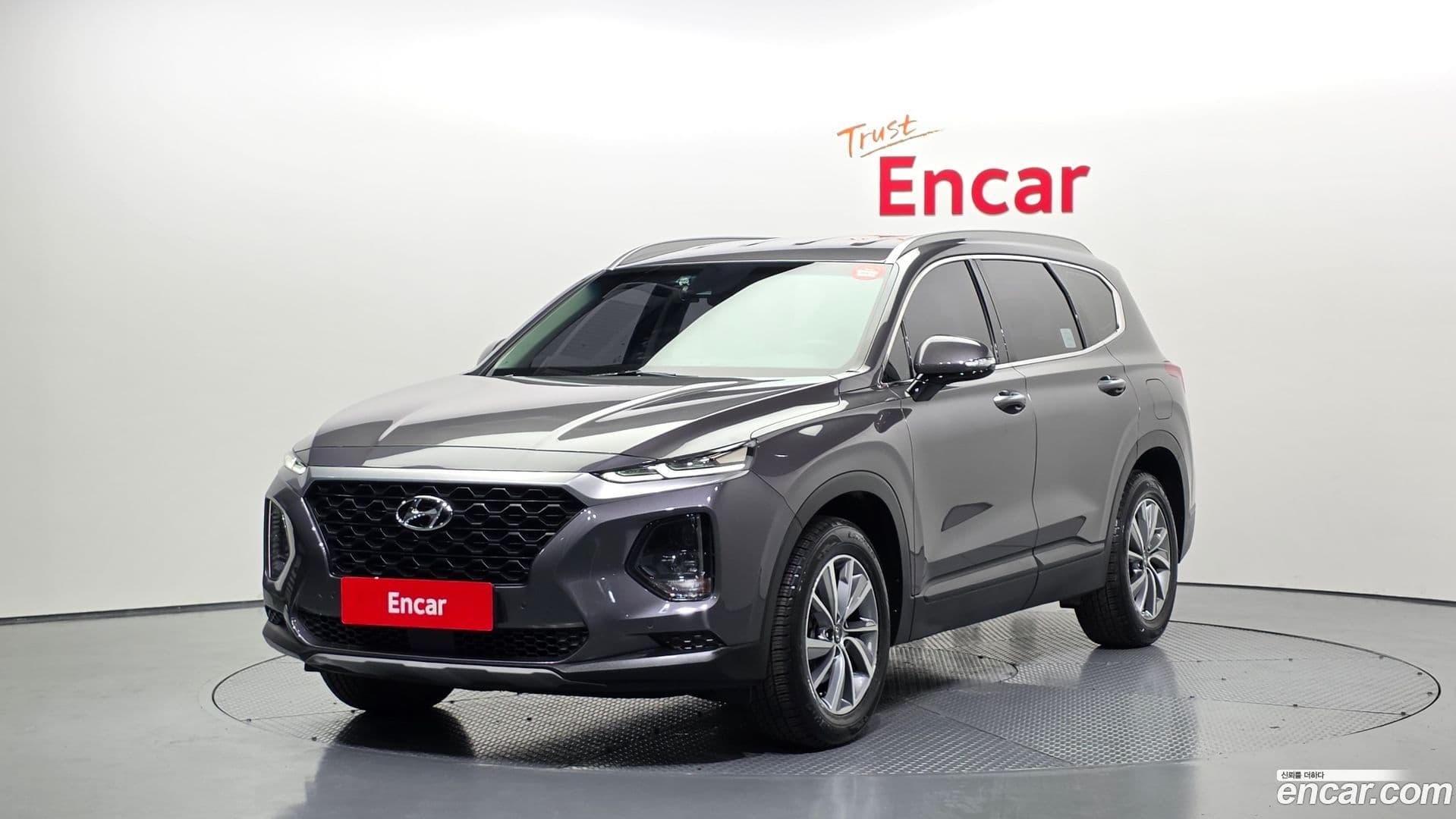 Main__Slider__Photo:Santafe Hyundai 2018.4-0