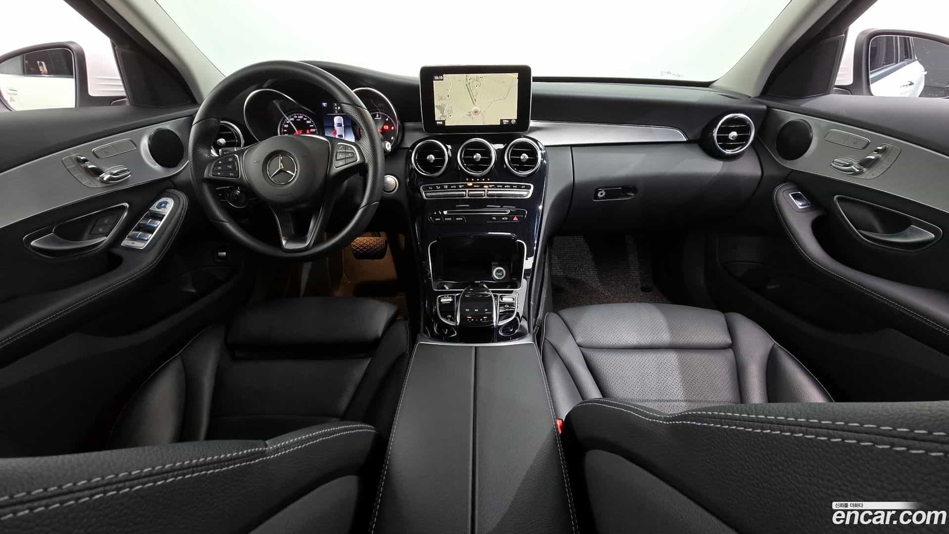 C-Class Mercedes-Benz 2018.3-INNER-007
