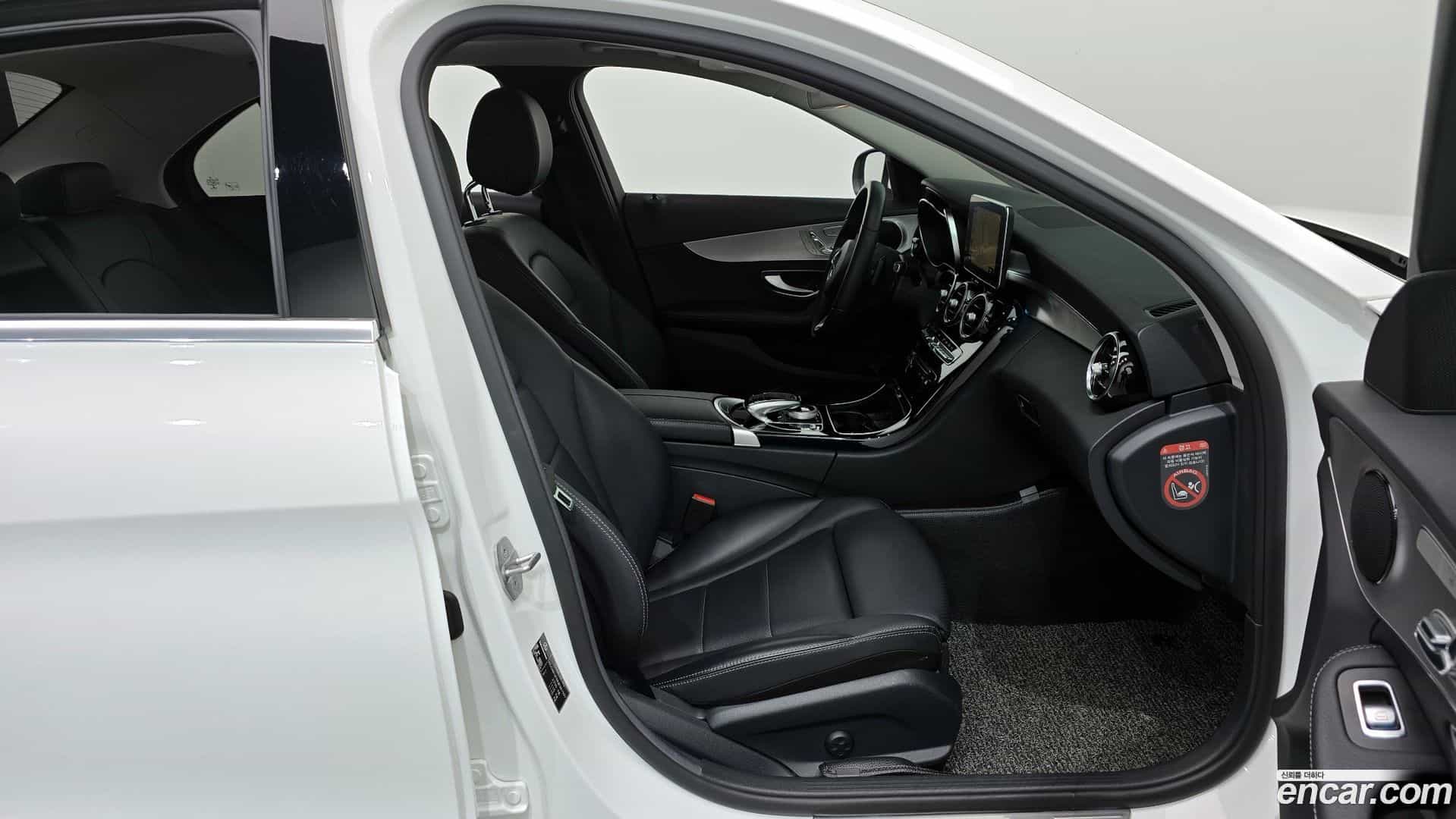 C-Class Mercedes-Benz 2018.3-OPTION-015
