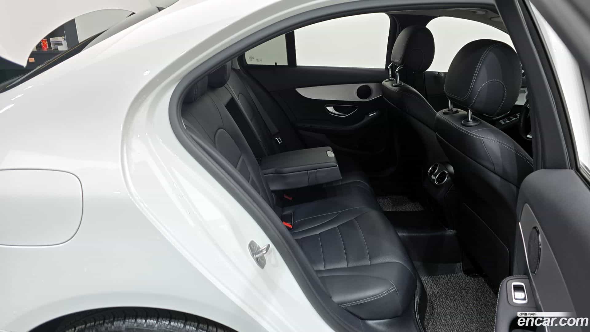 C-Class Mercedes-Benz 2018.3-OPTION-016