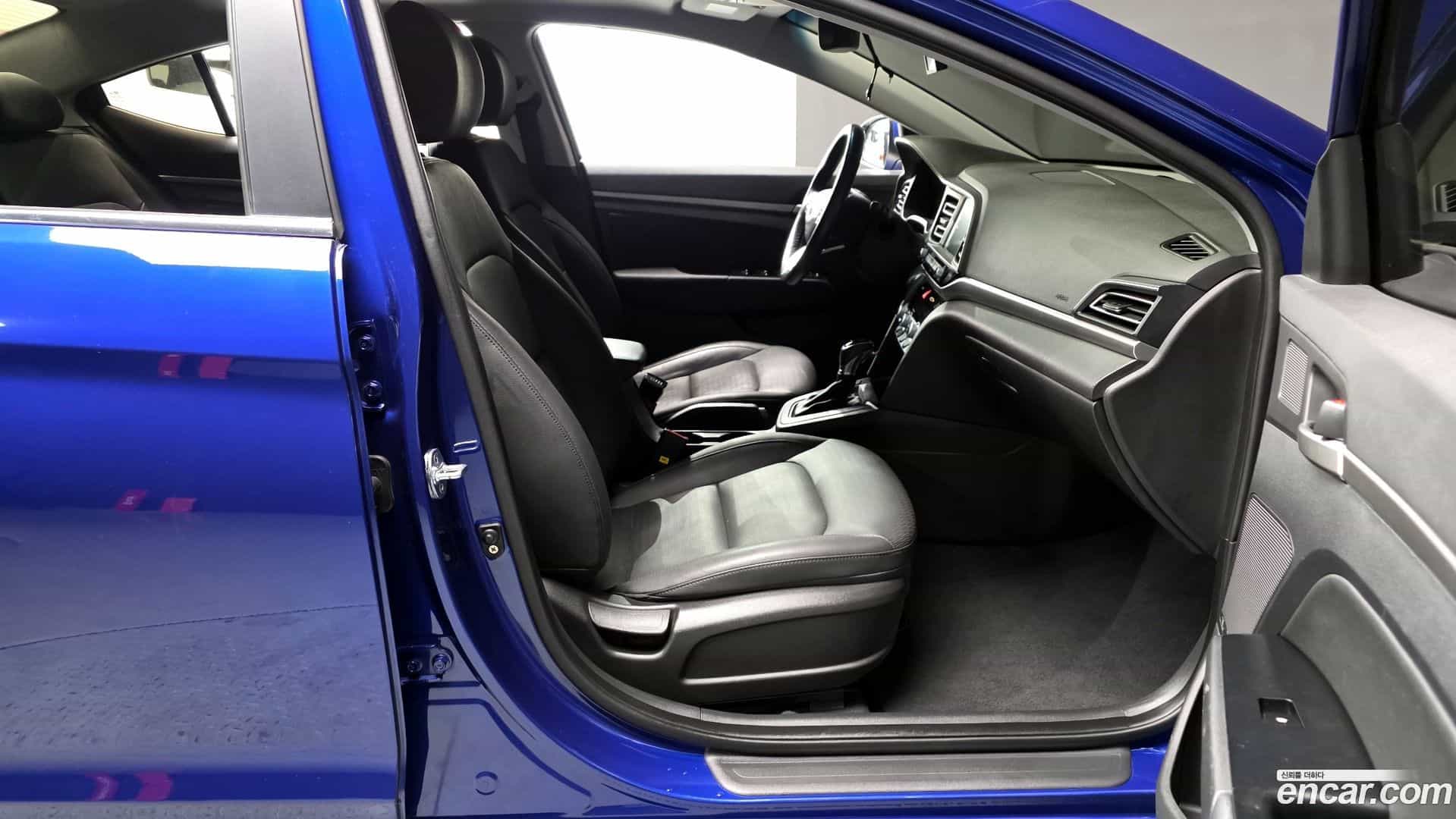 AVANTE Hyundai 2018.8-OPTION-015