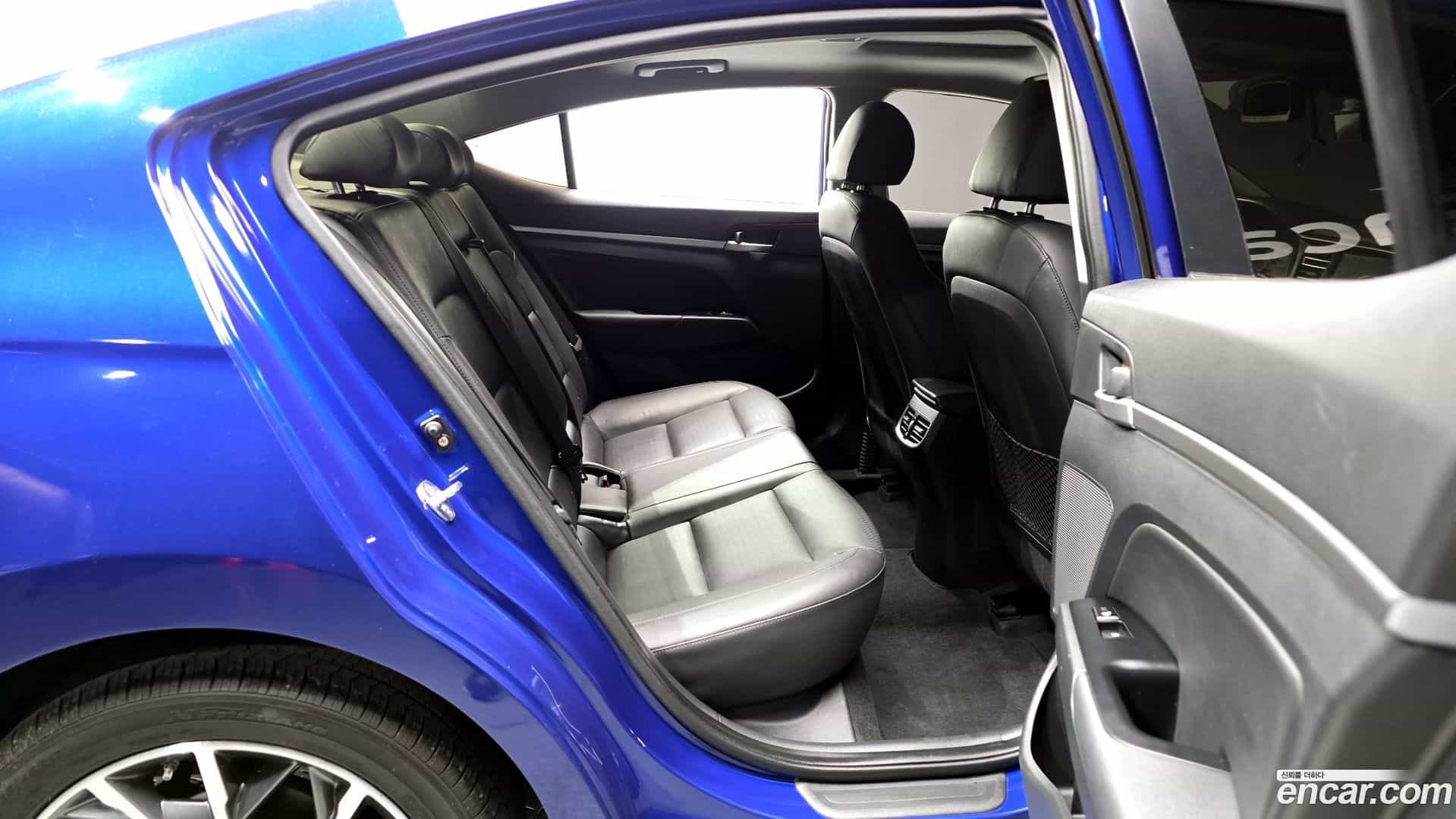 AVANTE Hyundai 2018.8-OPTION-016