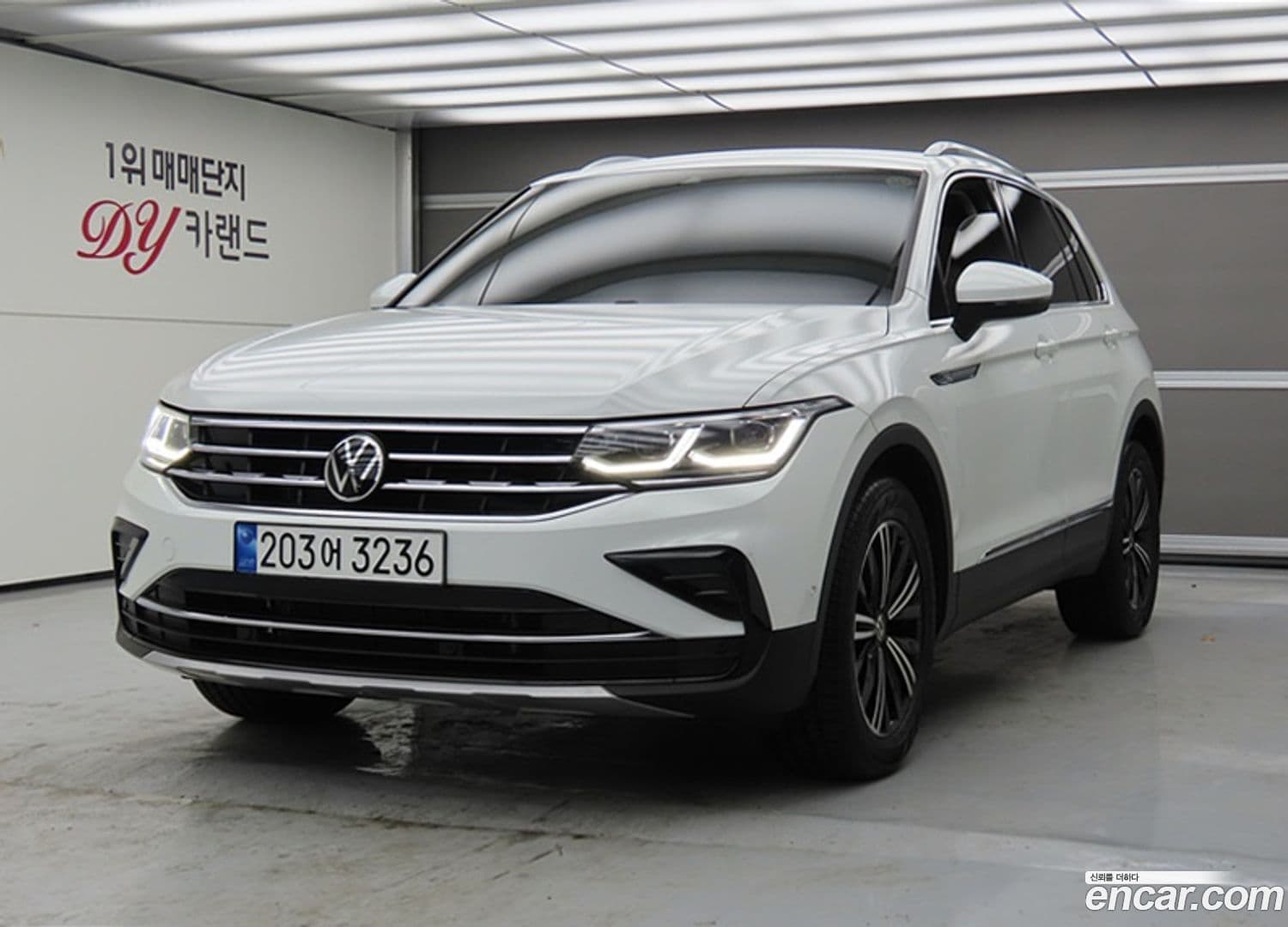 Main__Slider__Photo:Tiguan Volkswagen 2022.2-0
