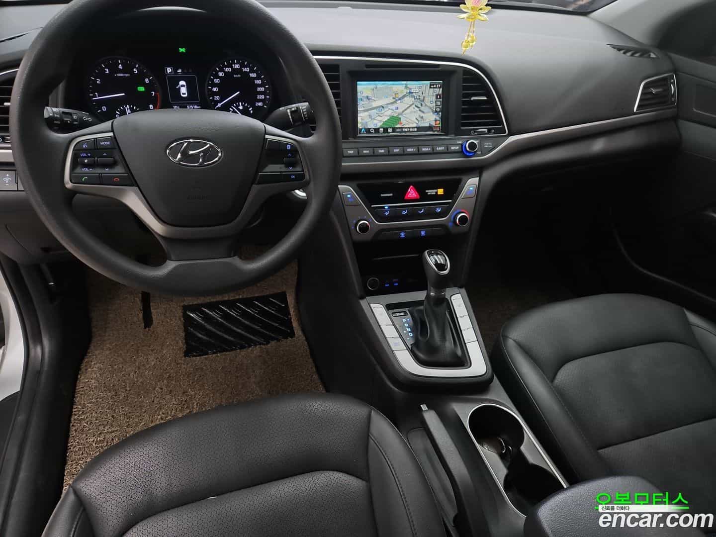 AVANTE Hyundai 2017.5-INNER-009