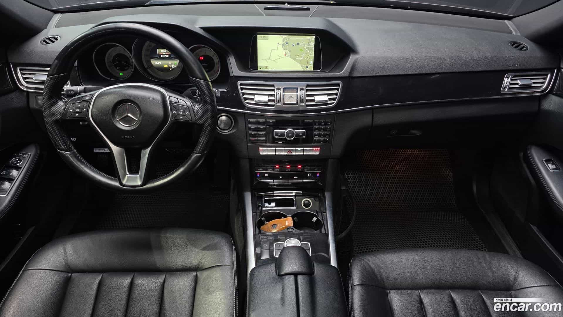 E-Class Mercedes-Benz 2013.10-INNER-007