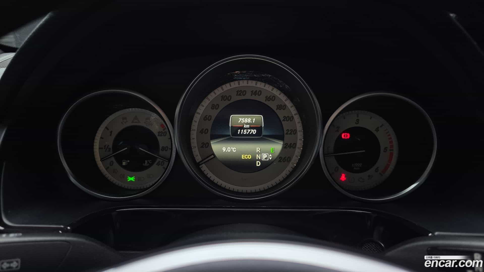 E-Class Mercedes-Benz 2013.10-INNER-008