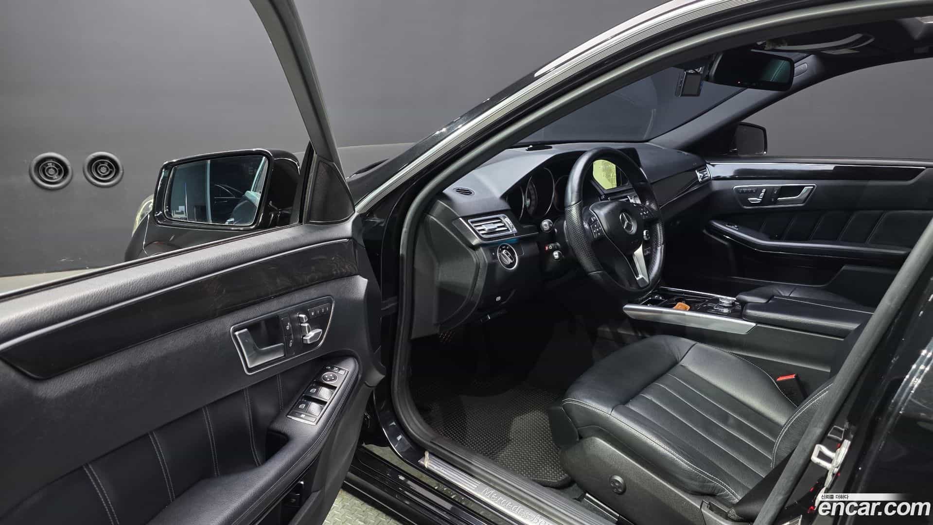 E-Class Mercedes-Benz 2013.10-OPTION-015