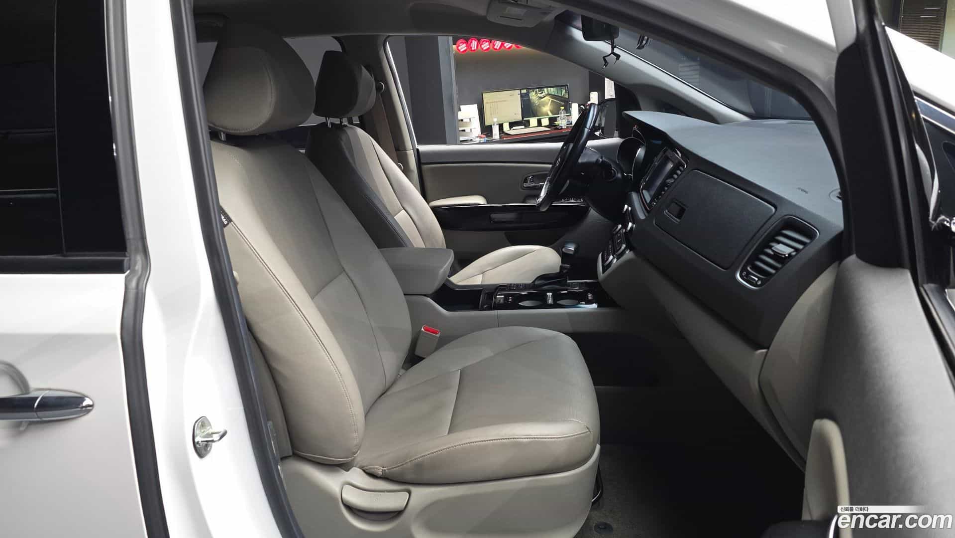 Canival Kia 2017.6-OPTION-015