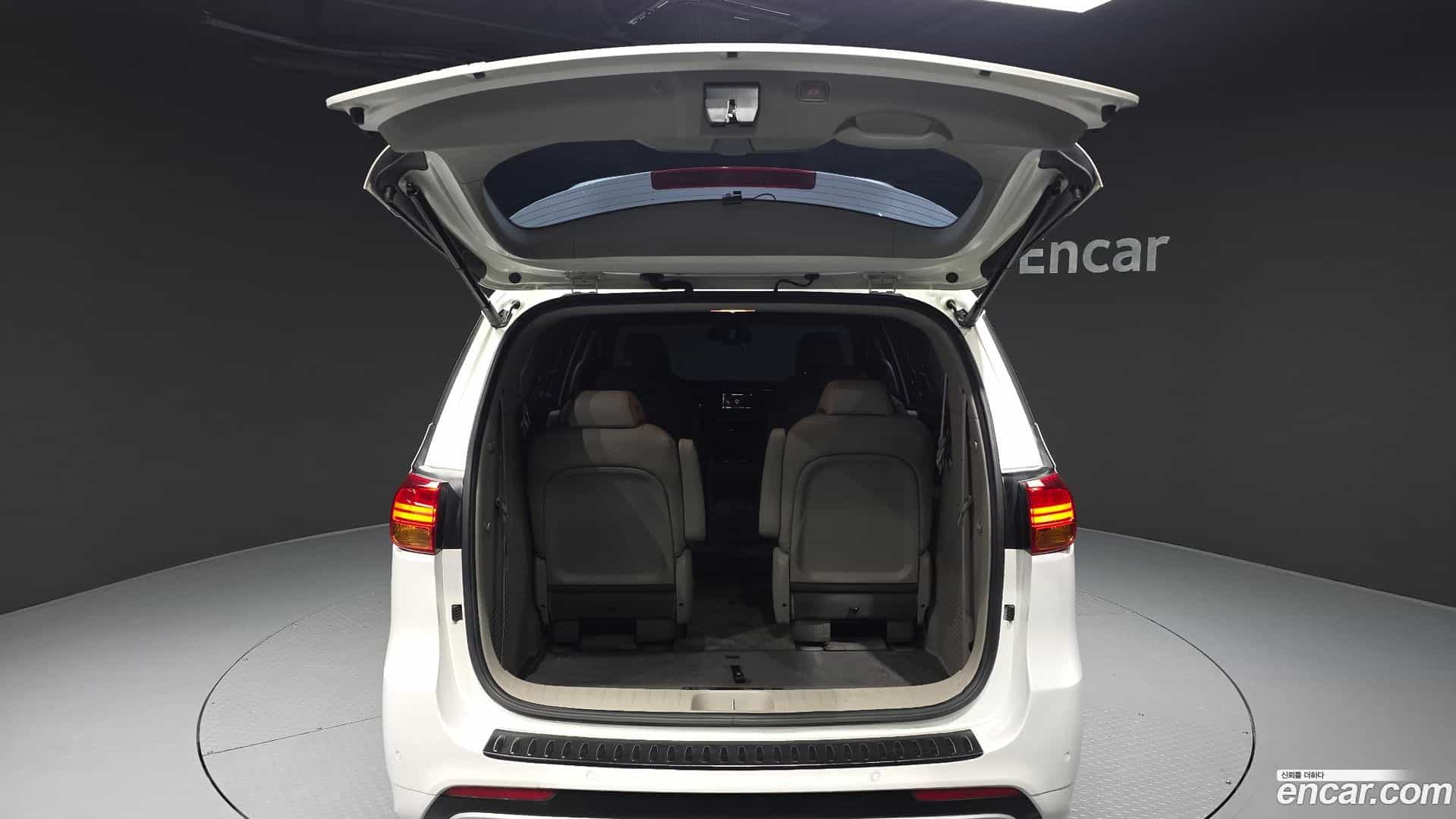 Canival Kia 2017.6-OPTION-024