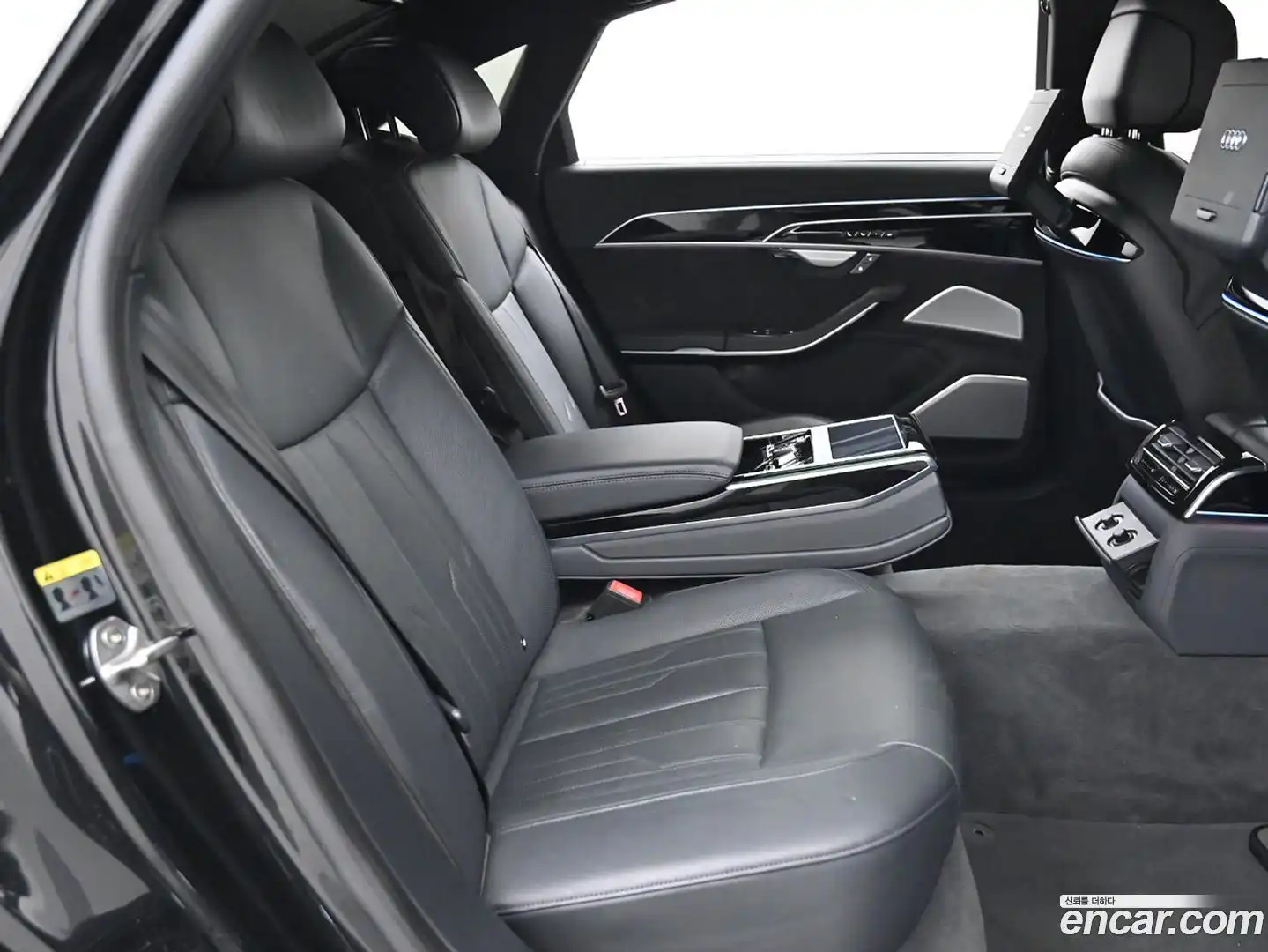 A8 Audi 2021.11-OPTION-016