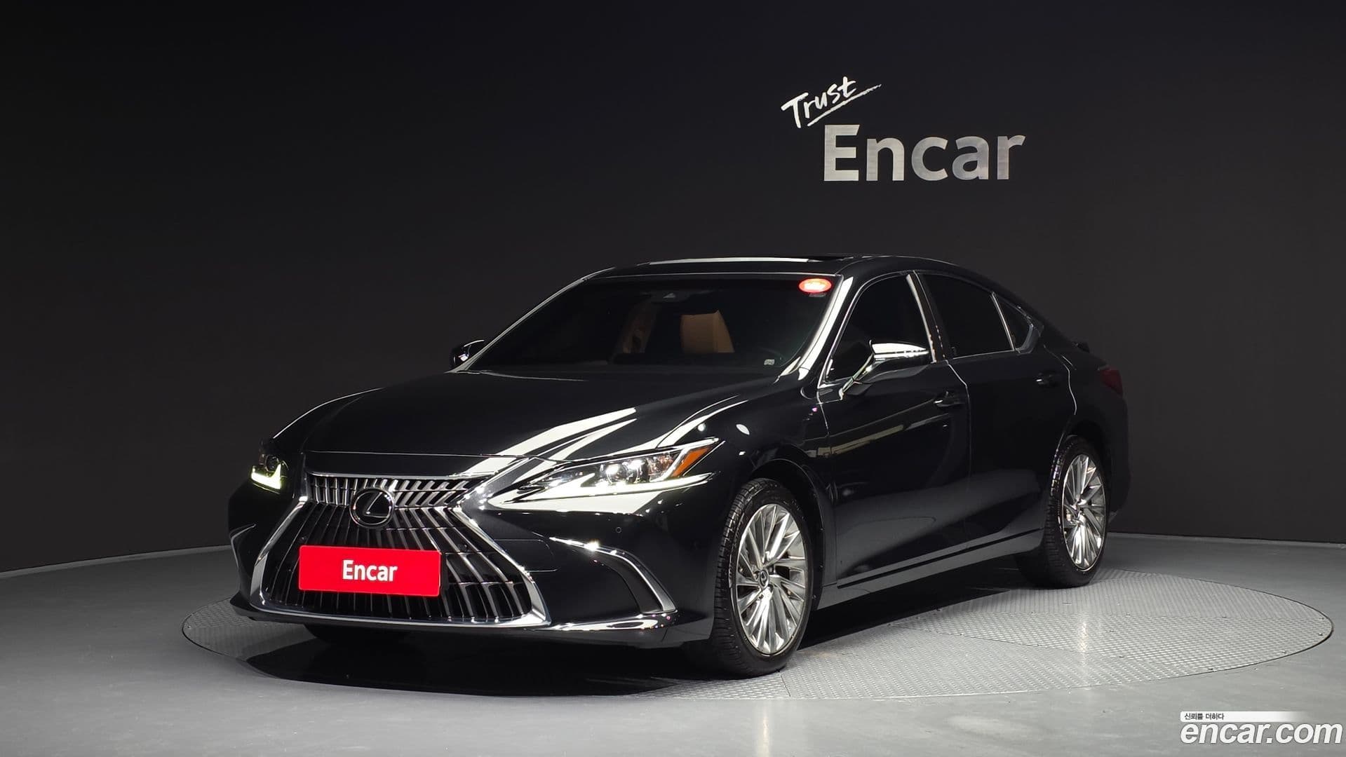 Main__Slider__Photo:ES Lexus 2023.1-0