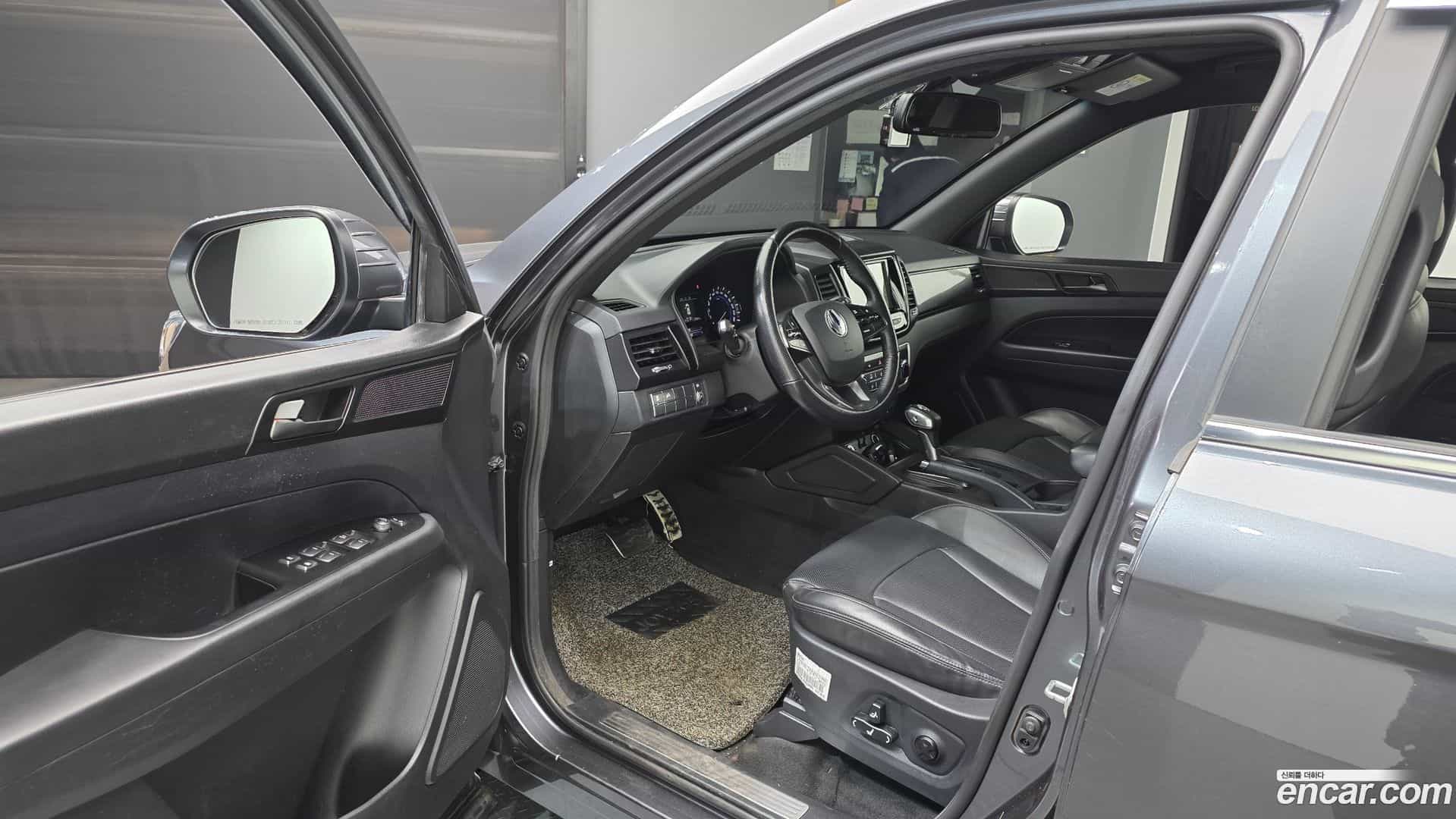 Rexton KG Mobility 2020.9-INNER-010