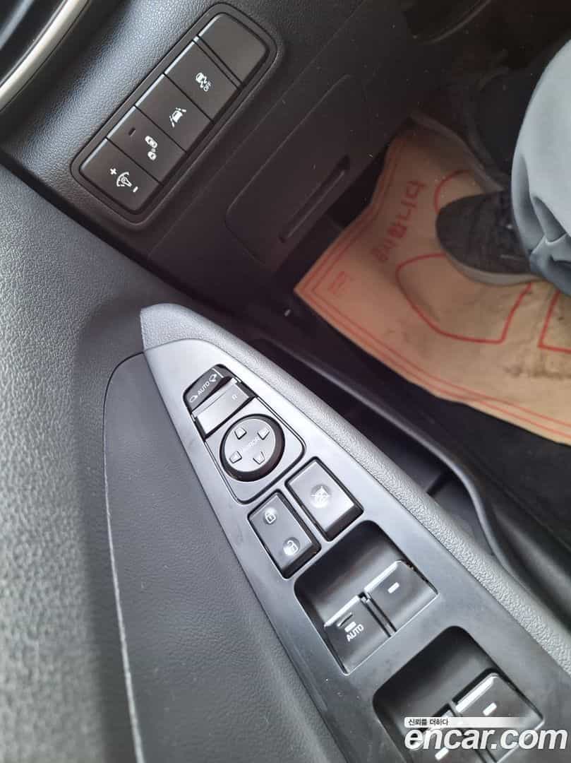 Tucson Hyundai 2019.1-INNER-008