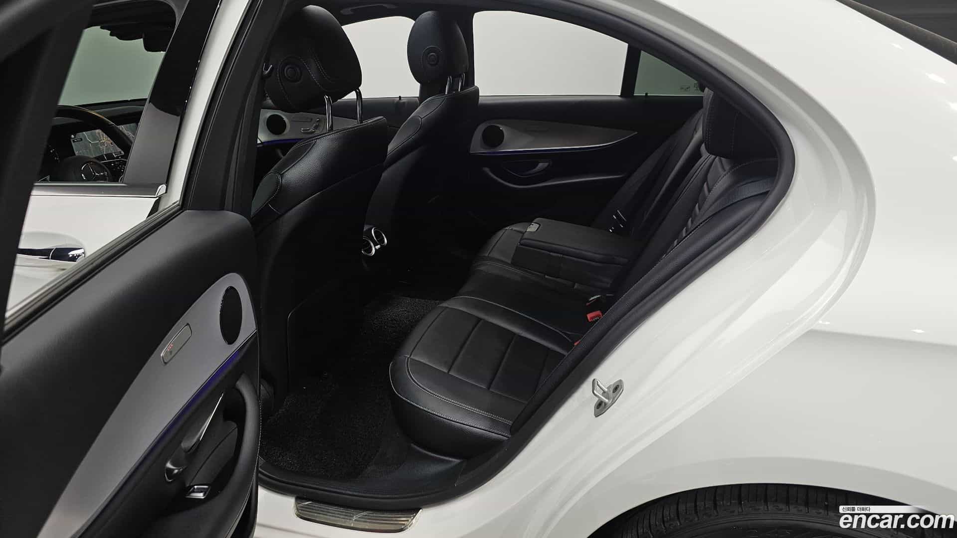 E-Class Mercedes-Benz 2021.3-OPTION-015