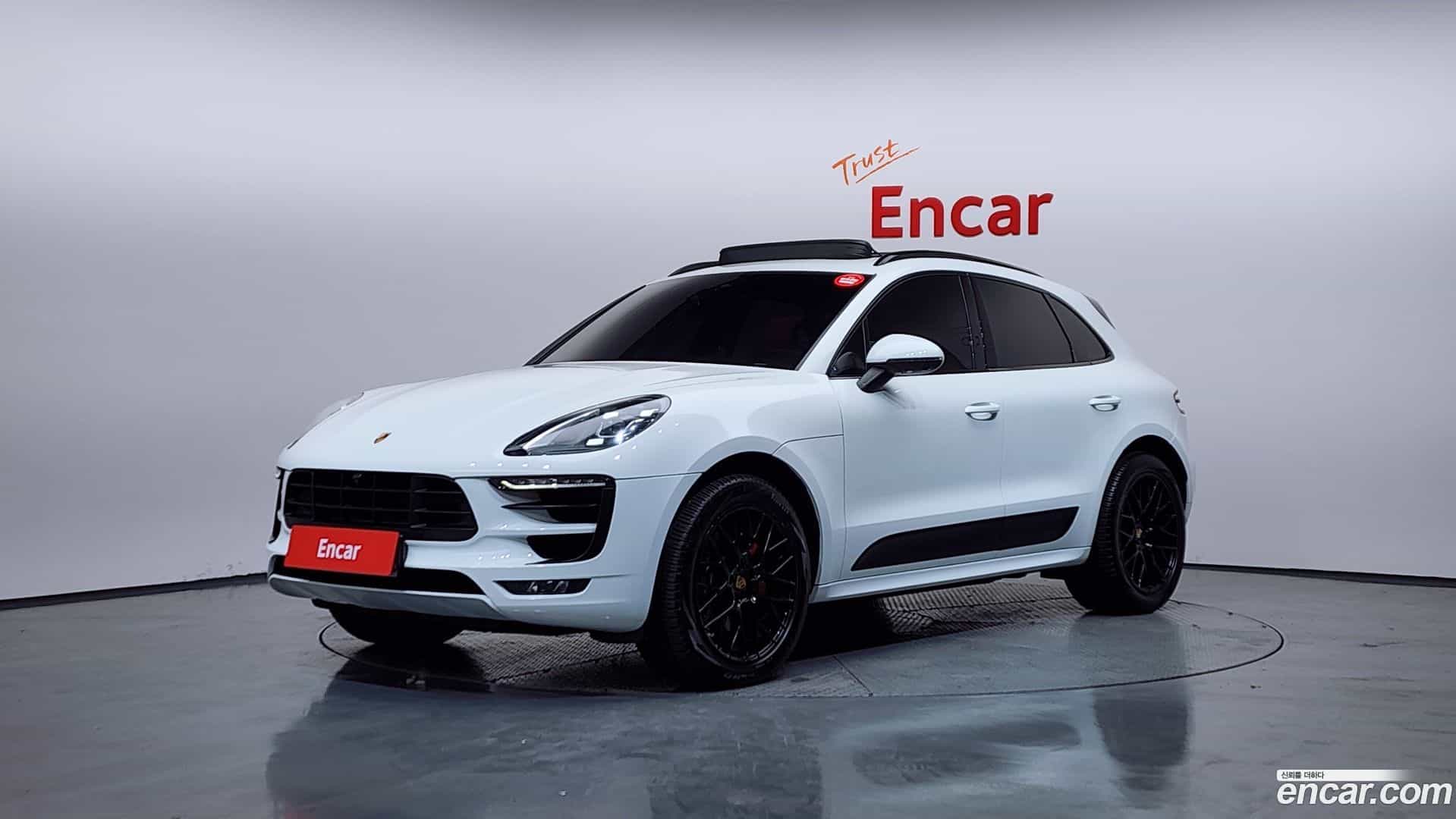 Macan Porsche 2018.0-OUTER-001