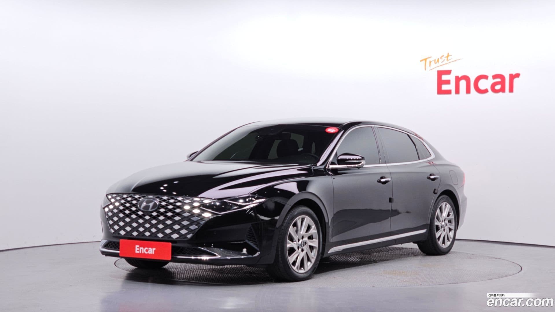 Main__Slider__Photo:Grandeur Hyundai 2021.8-0