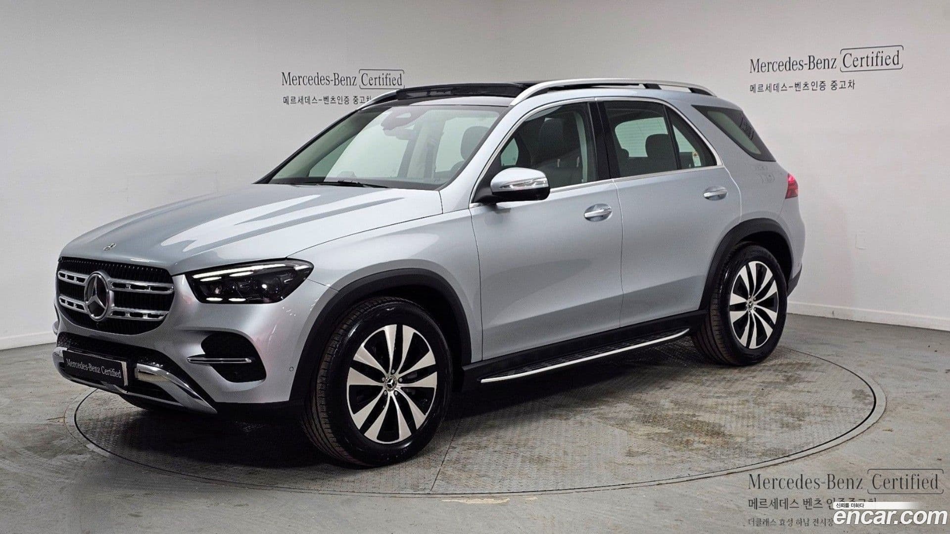 Main__Slider__Photo:GLE-Class Mercedes-Benz 2025.3-0