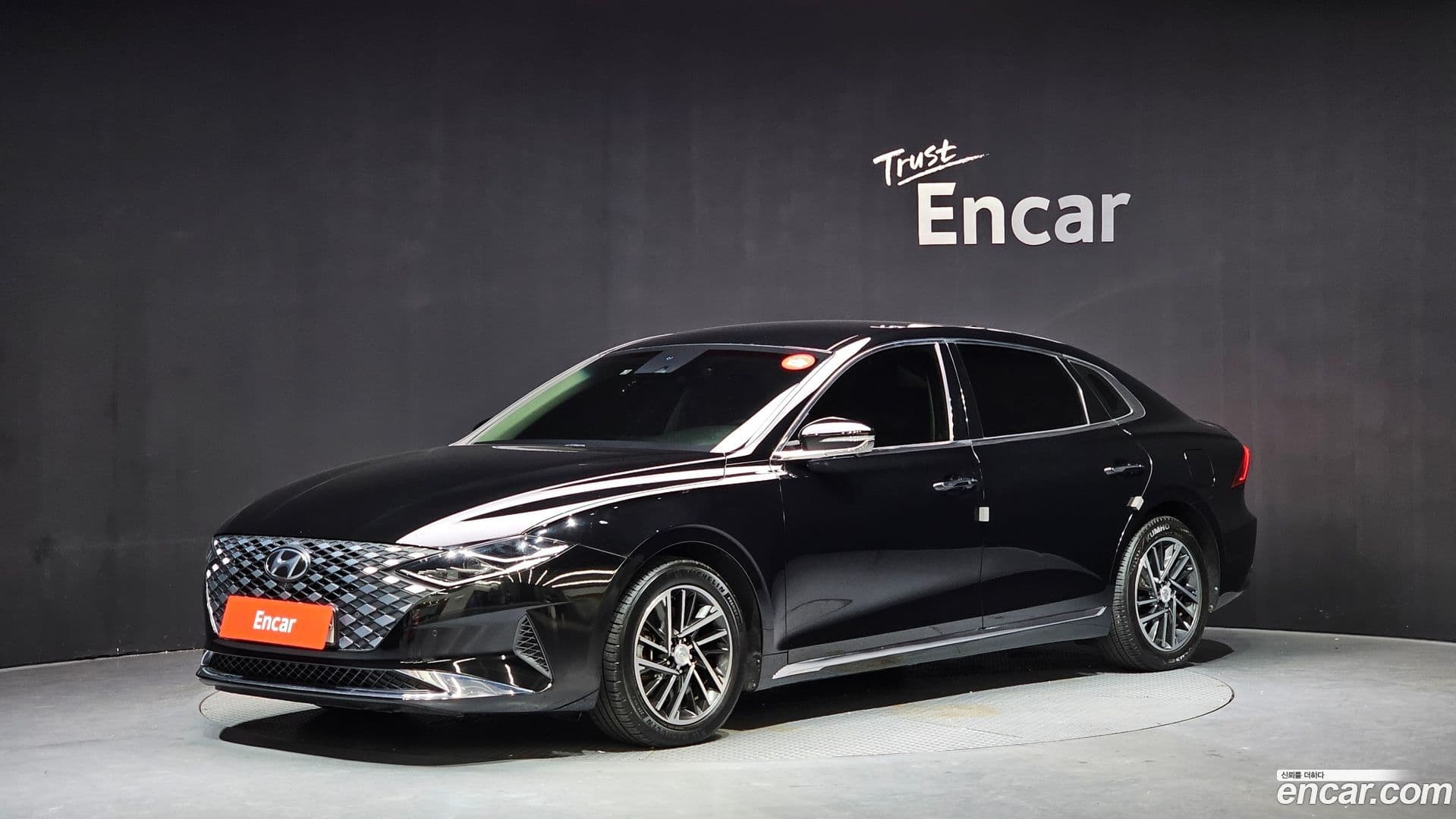 Main__Slider__Photo:Grandeur Hyundai 2020.6-0