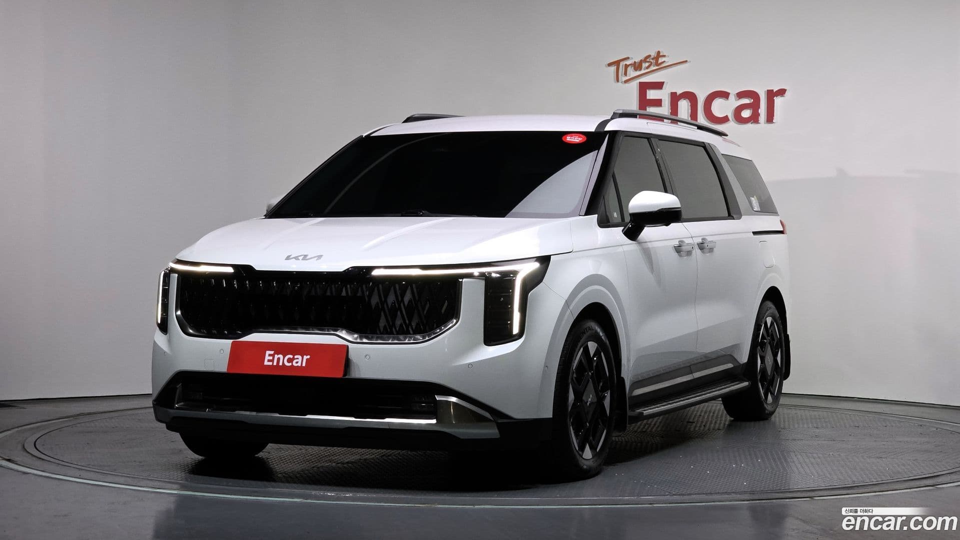 Main__Slider__Photo:Canival Kia 2024.5-0