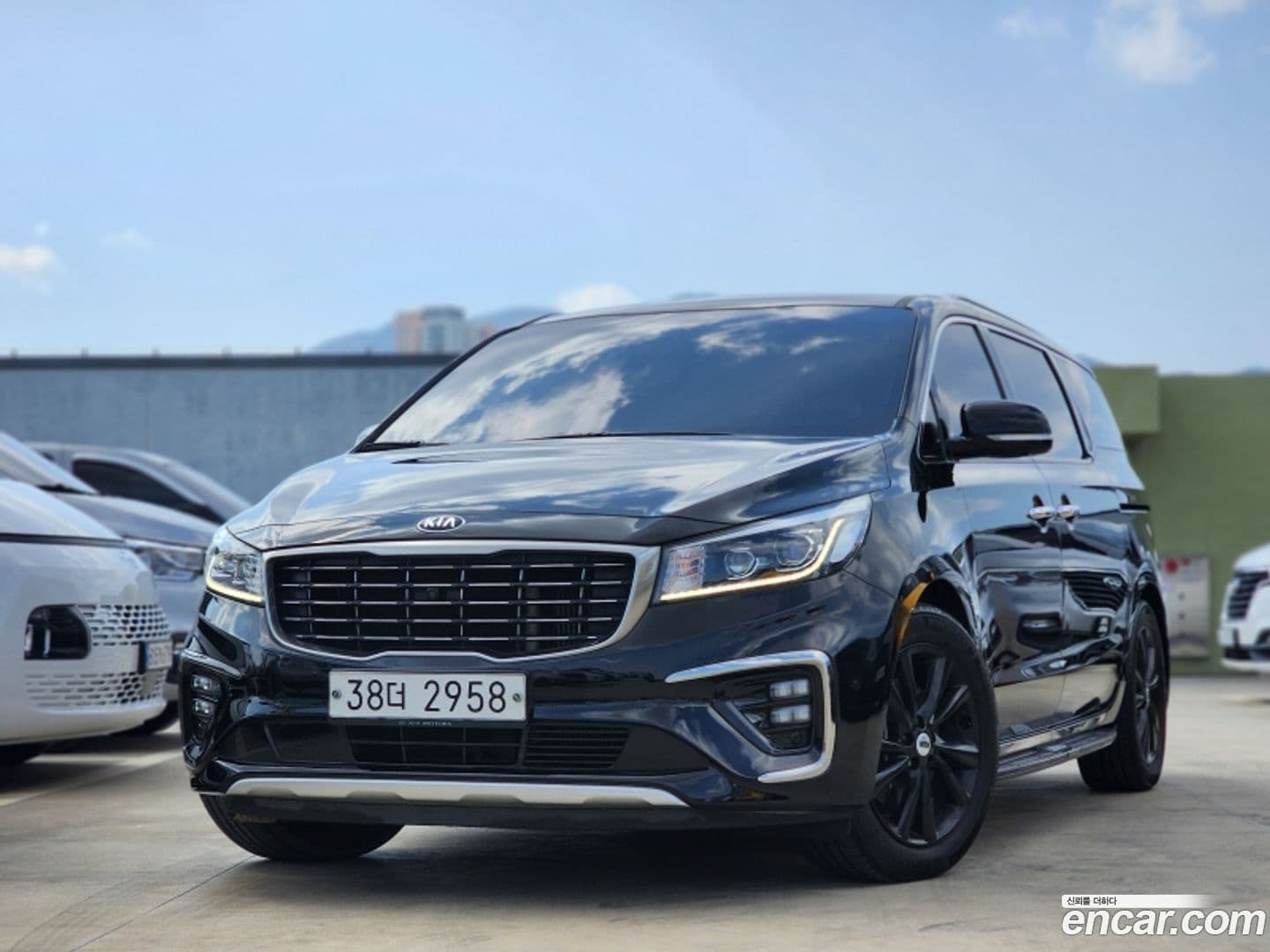 Main__Slider__Photo:Canival Kia 2018.8-0