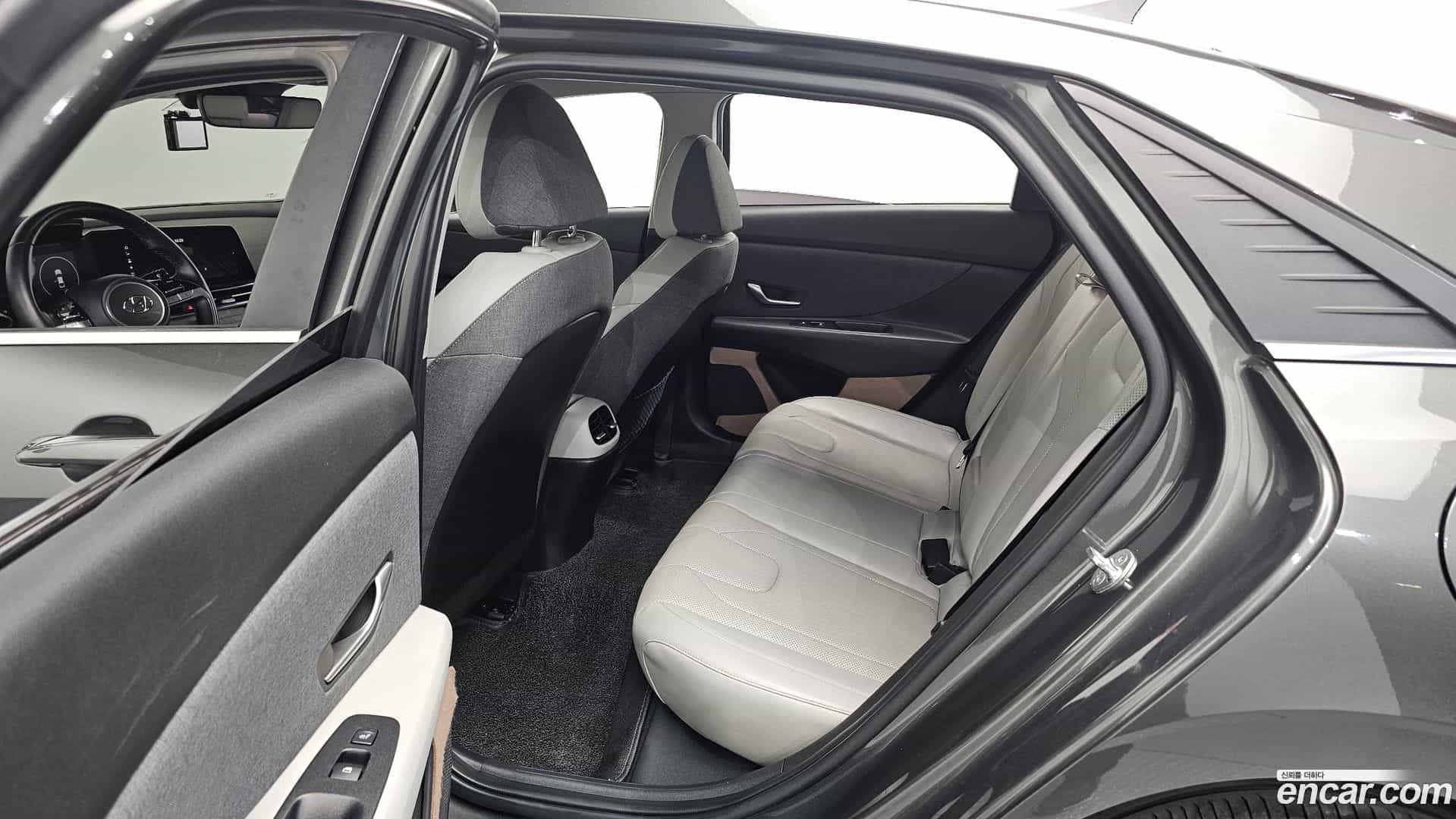 AVANTE Hyundai 2020.10-OPTION-015