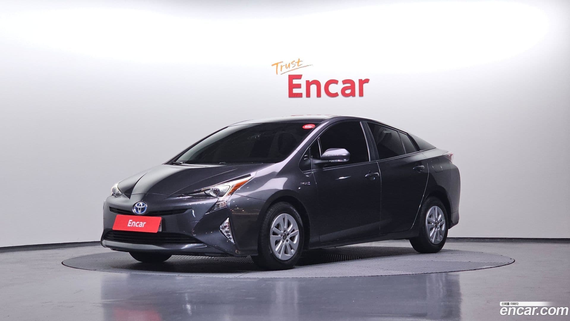 Main__Slider__Photo:Prius Toyota 2018.8-0