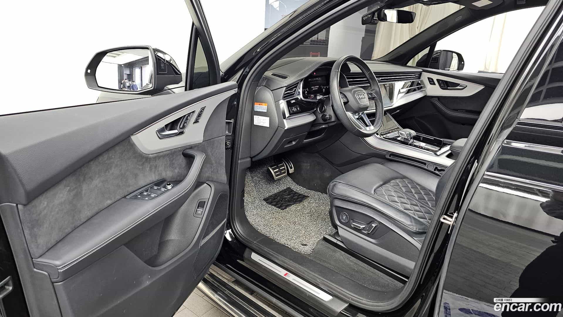 Q7 Audi 2023.2-INNER-010