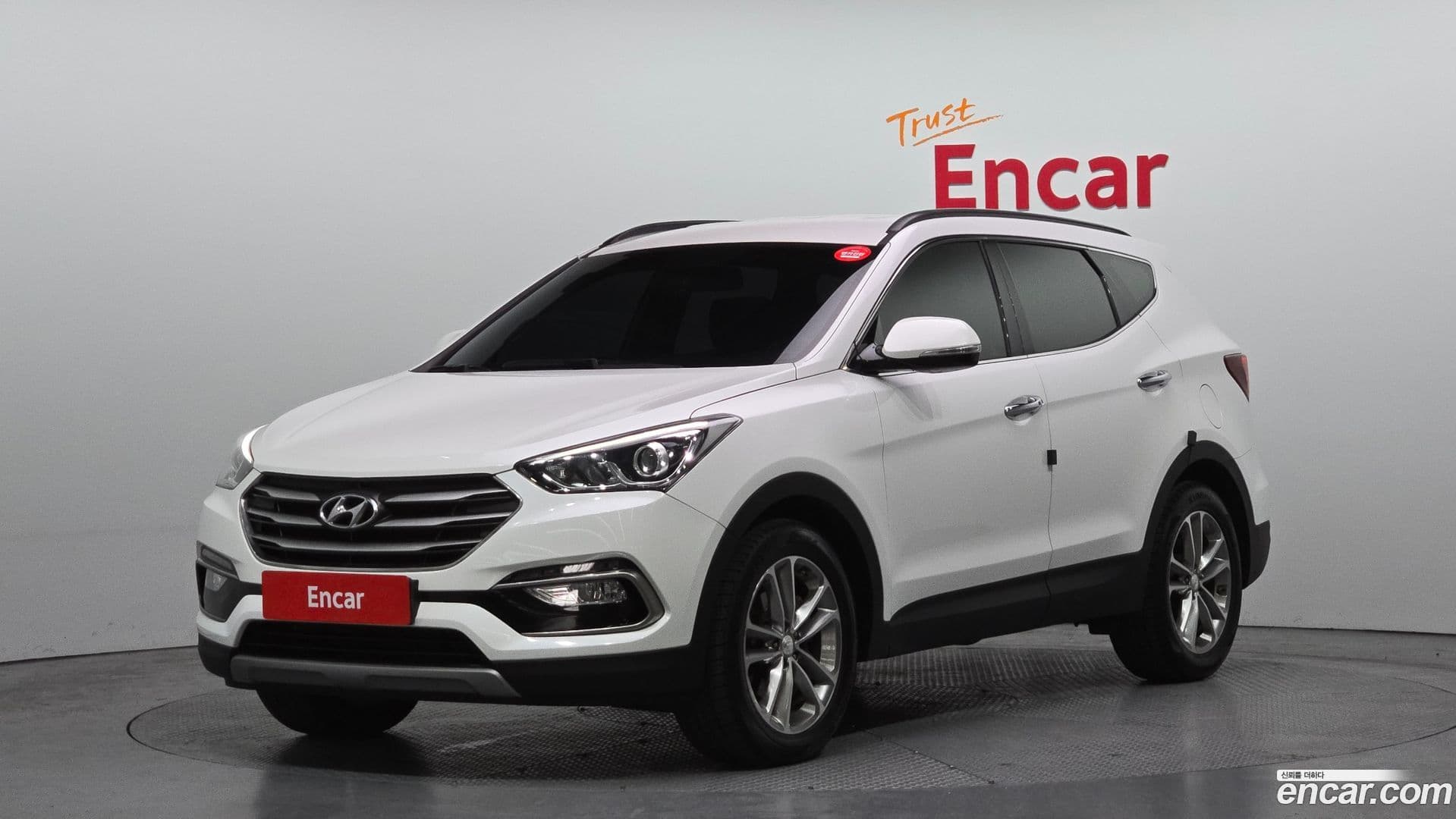 Main__Slider__Photo:Santafe Hyundai 2015.7-0