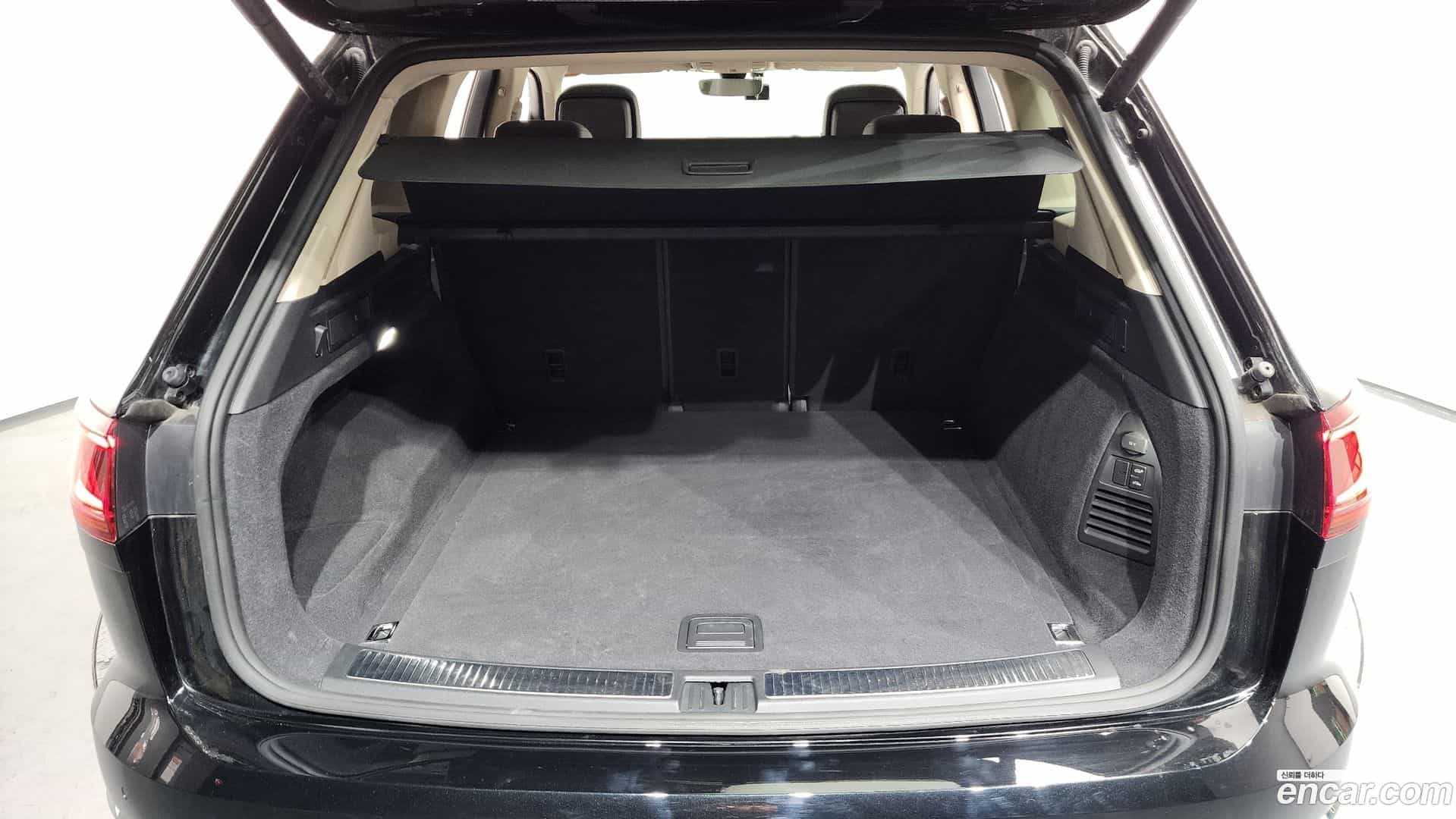 Touareg Volkswagen 2023.8-OPTION-024