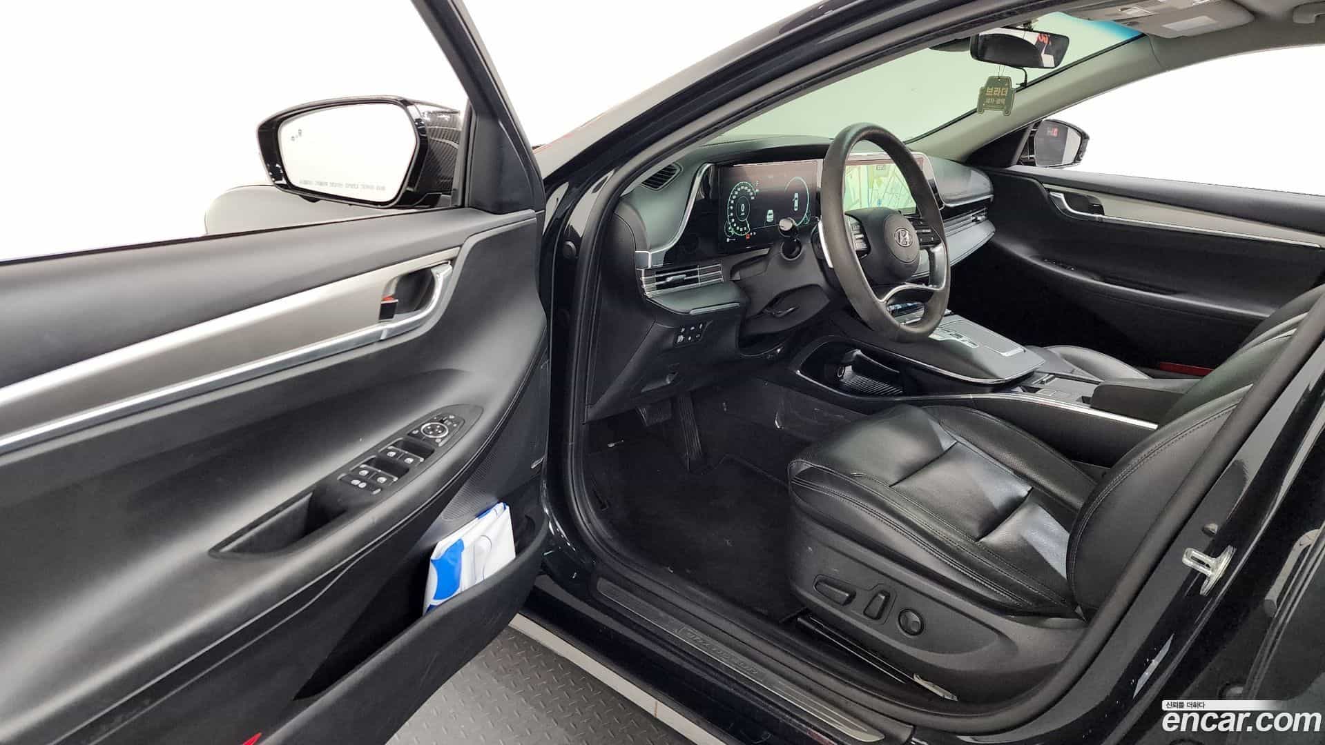 Grandeur Hyundai 2021.10-INNER-010